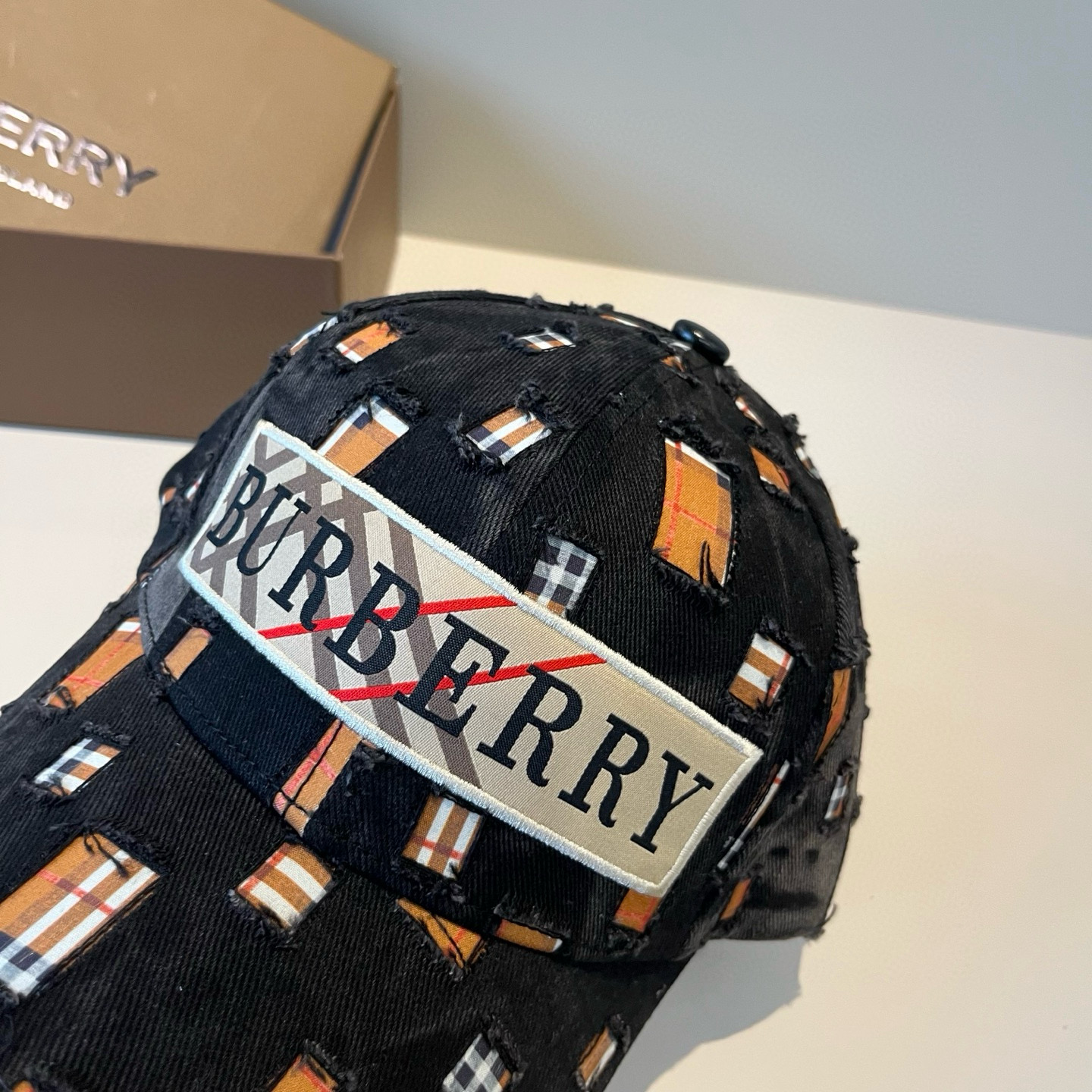  BURBERRY巴宝利早春新款棒球帽，简约尚时风，男女同款！高质品，尊享品质感！