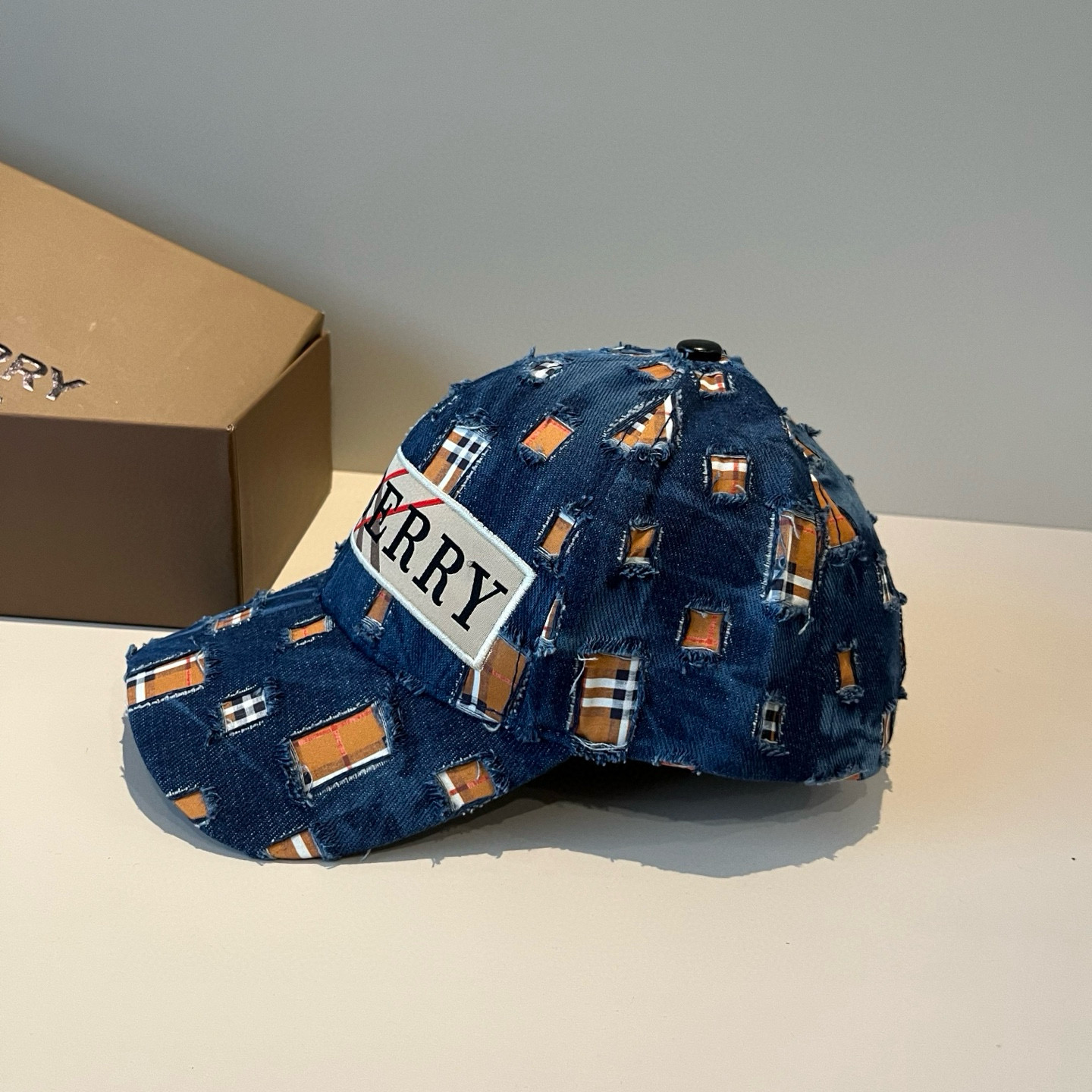  BURBERRY巴宝利早春新款棒球帽，简约尚时风，男女同款！高质品，尊享品质感！