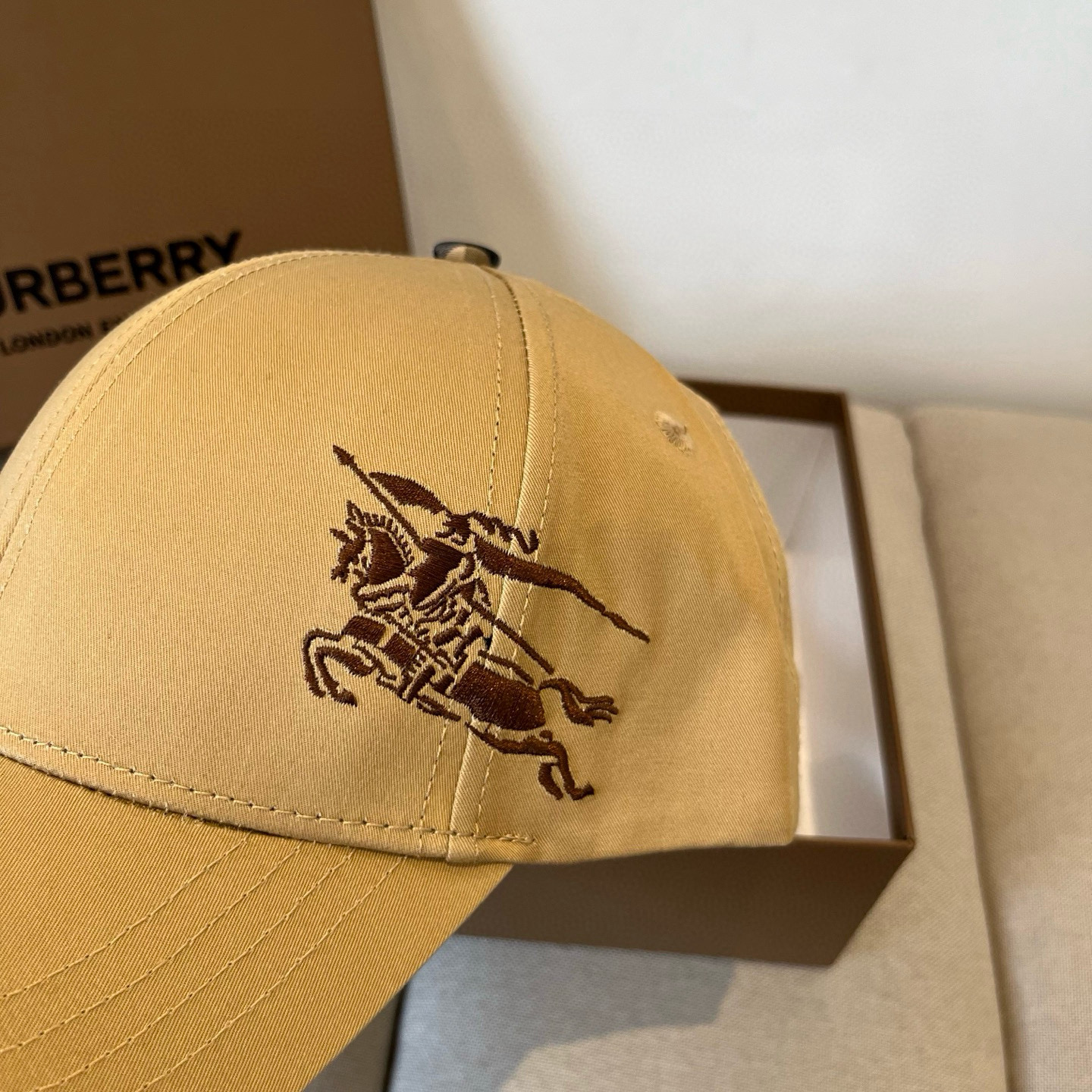  BURBERRY巴宝利早春新款棒球帽，简约尚时风，男女同款！高质品，尊享品质感！