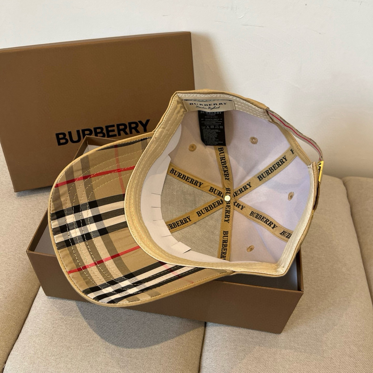  BURBERRY巴宝利早春新款棒球帽，简约尚时风，男女同款！高质品，尊享品质感！
