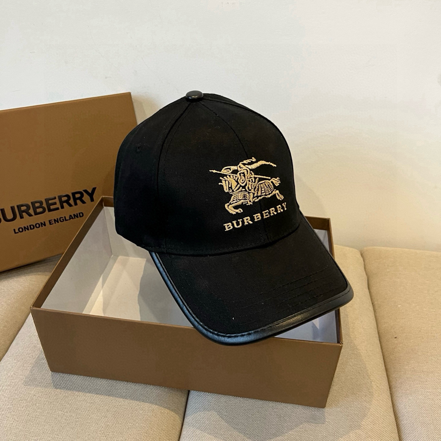  BURBERRY巴宝利早春新款棒球帽，简约尚时风，男女同款！高质品，尊享品质感！
