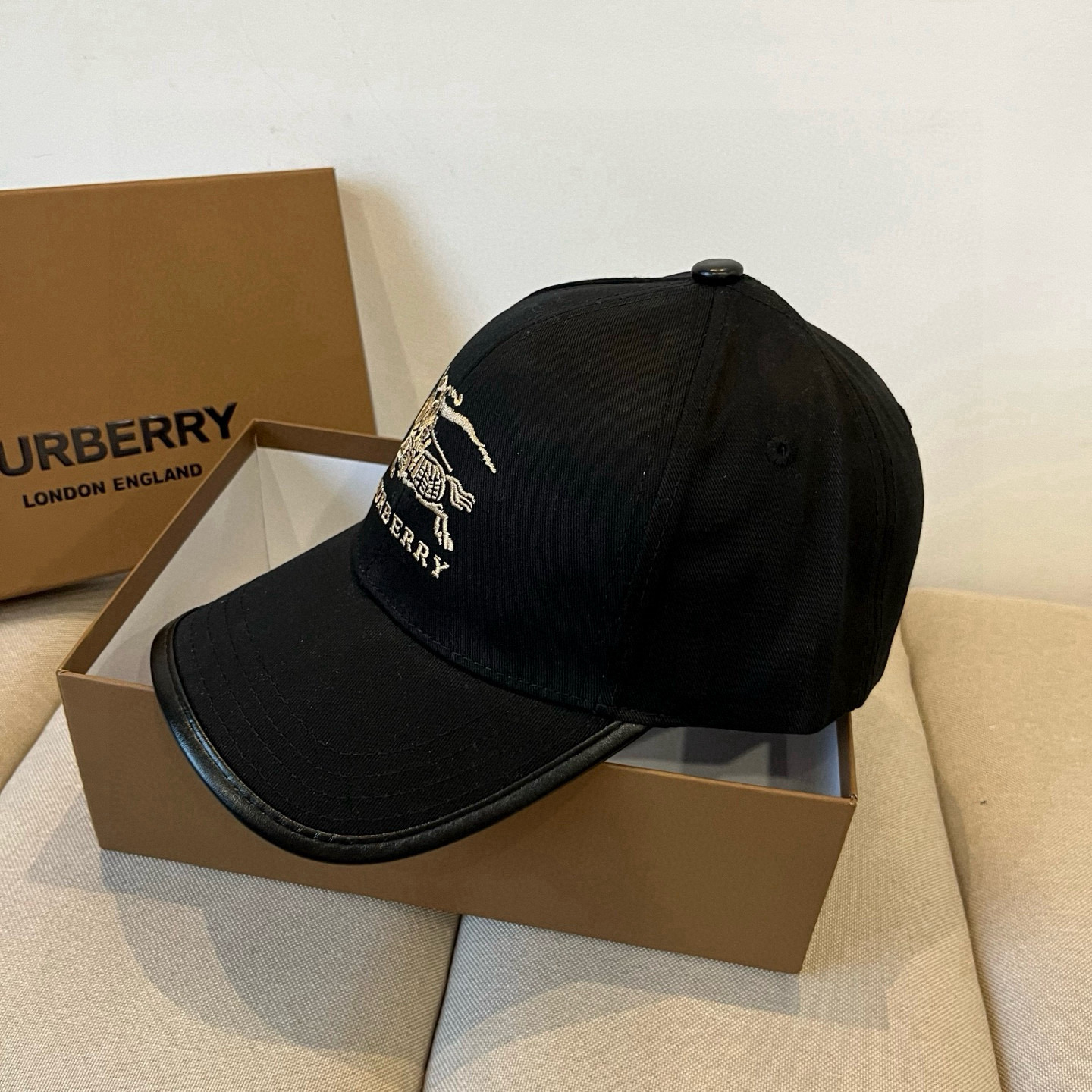  BURBERRY巴宝利早春新款棒球帽，简约尚时风，男女同款！高质品，尊享品质感！