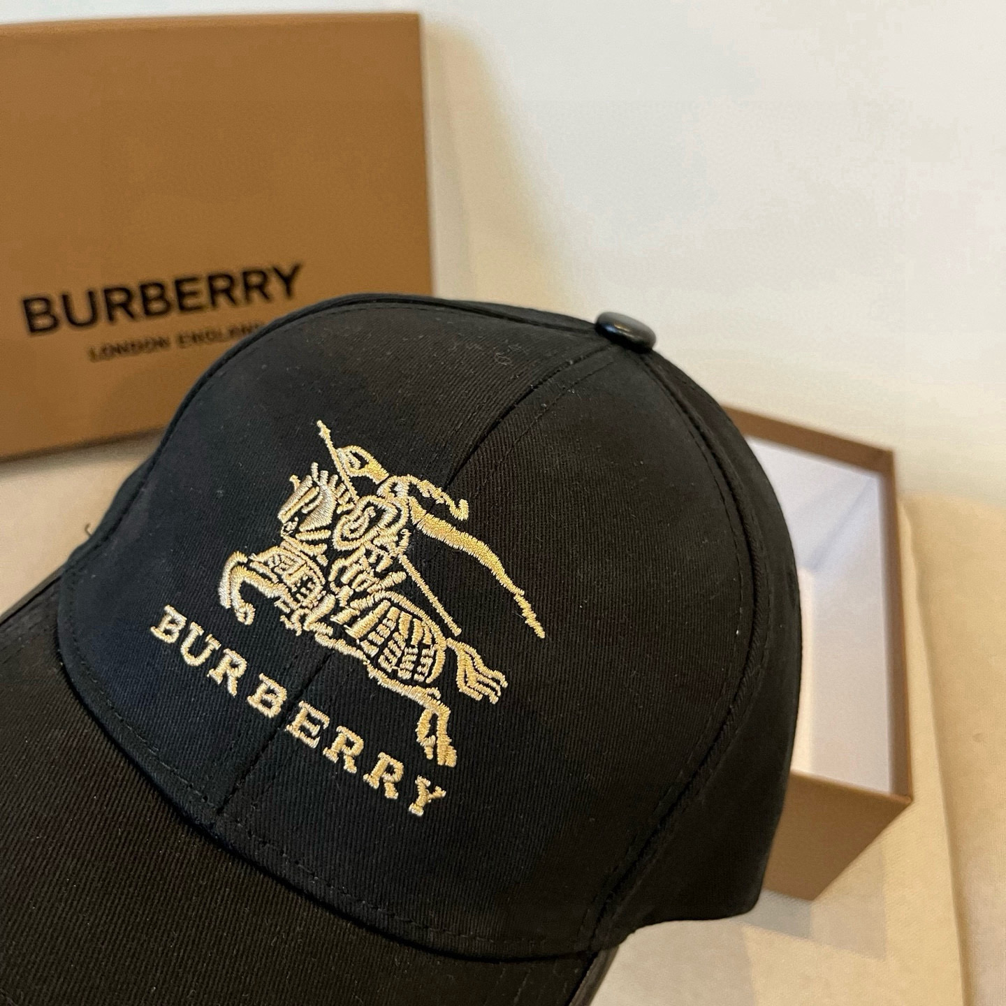  BURBERRY巴宝利早春新款棒球帽，简约尚时风，男女同款！高质品，尊享品质感！