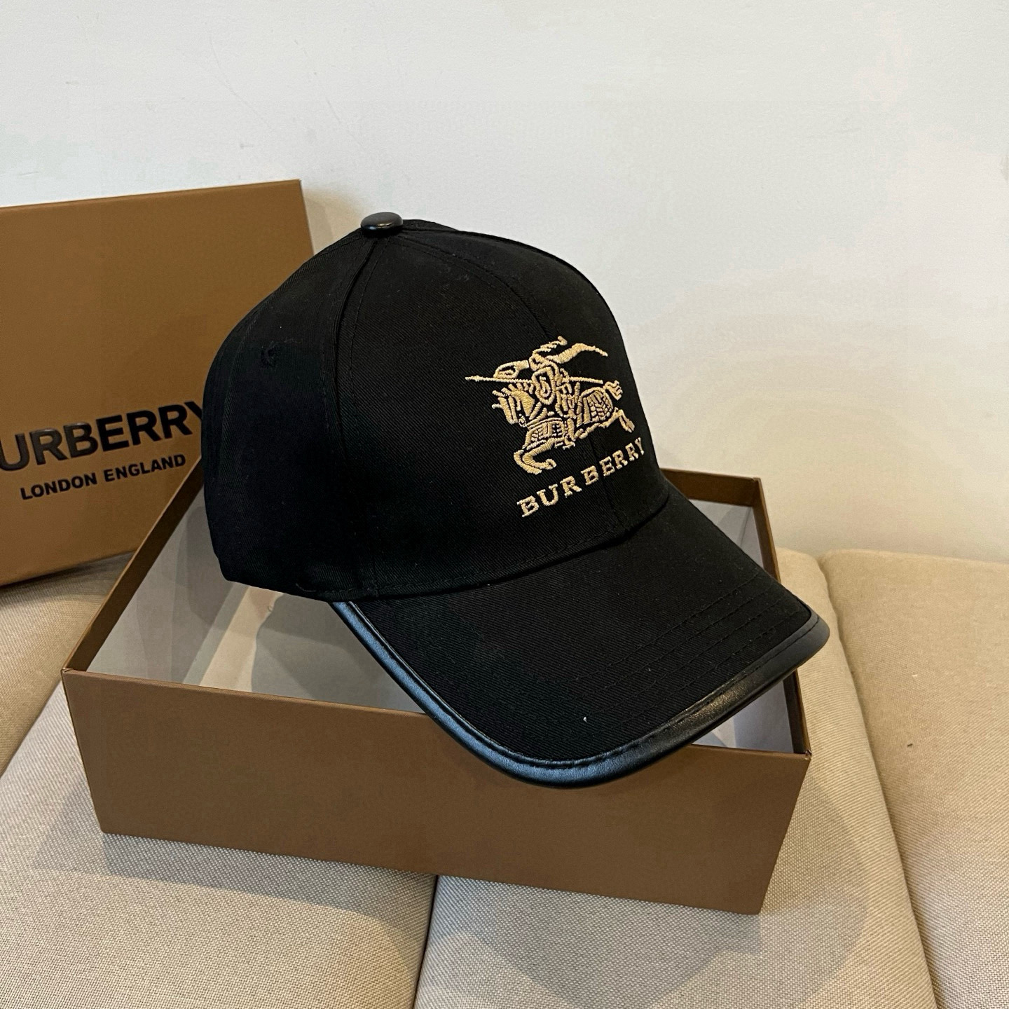  BURBERRY巴宝利早春新款棒球帽，简约尚时风，男女同款！高质品，尊享品质感！