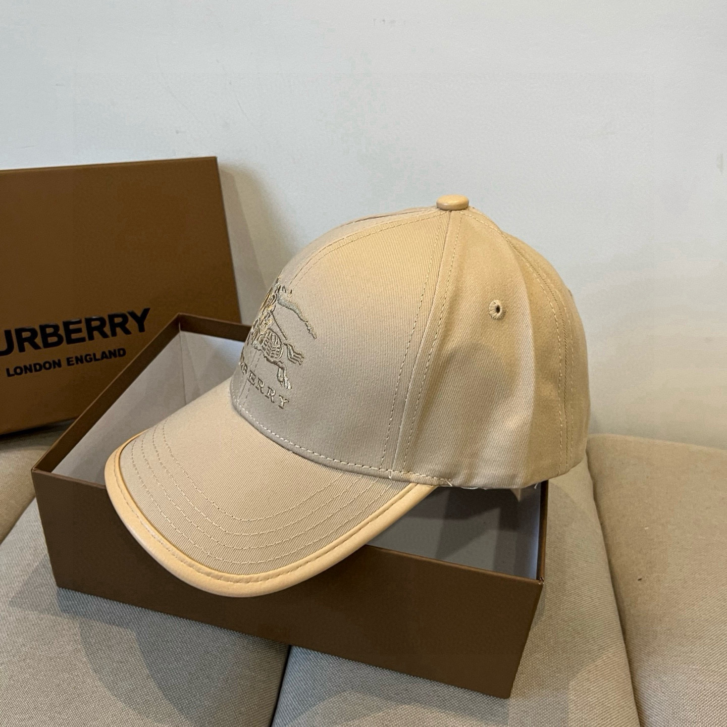  BURBERRY巴宝利早春新款棒球帽，简约尚时风，男女同款！高质品，尊享品质感！