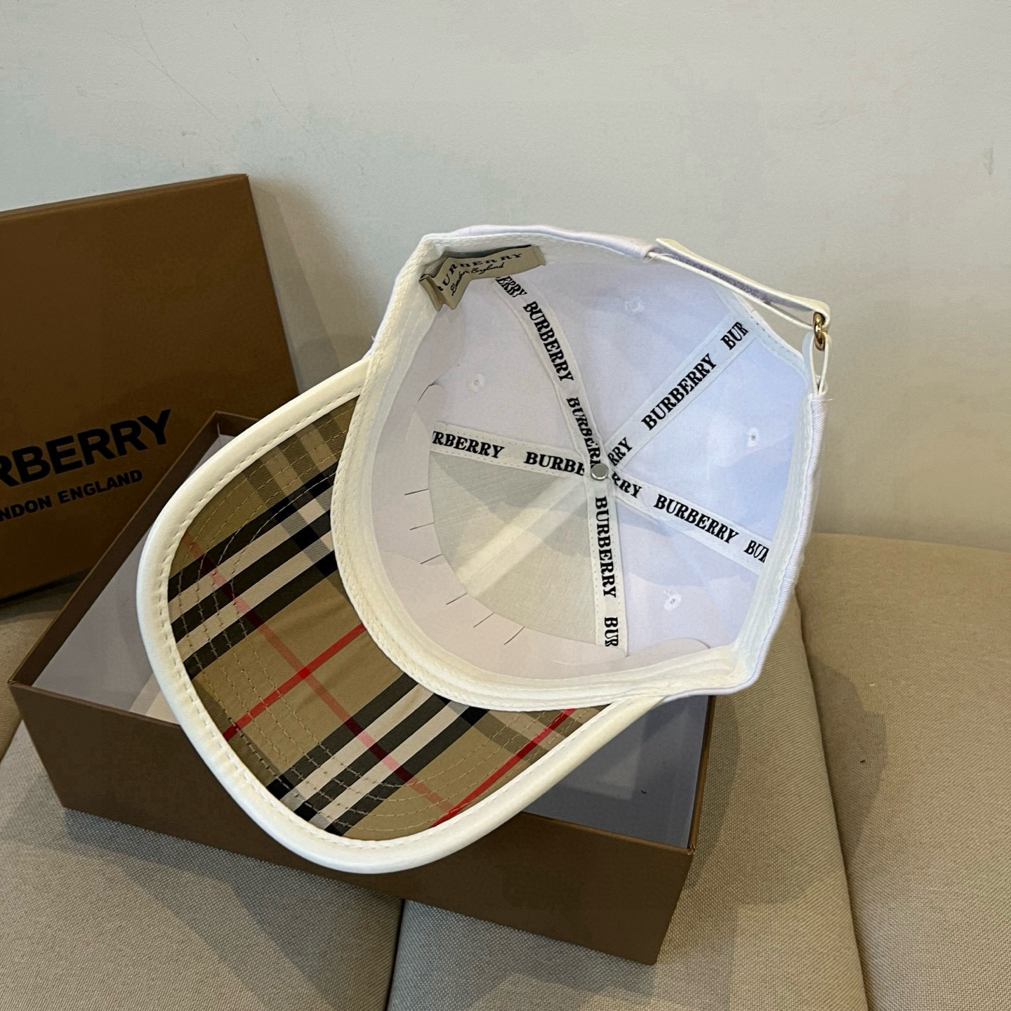  BURBERRY巴宝利早春新款棒球帽，简约尚时风，男女同款！高质品，尊享品质感！