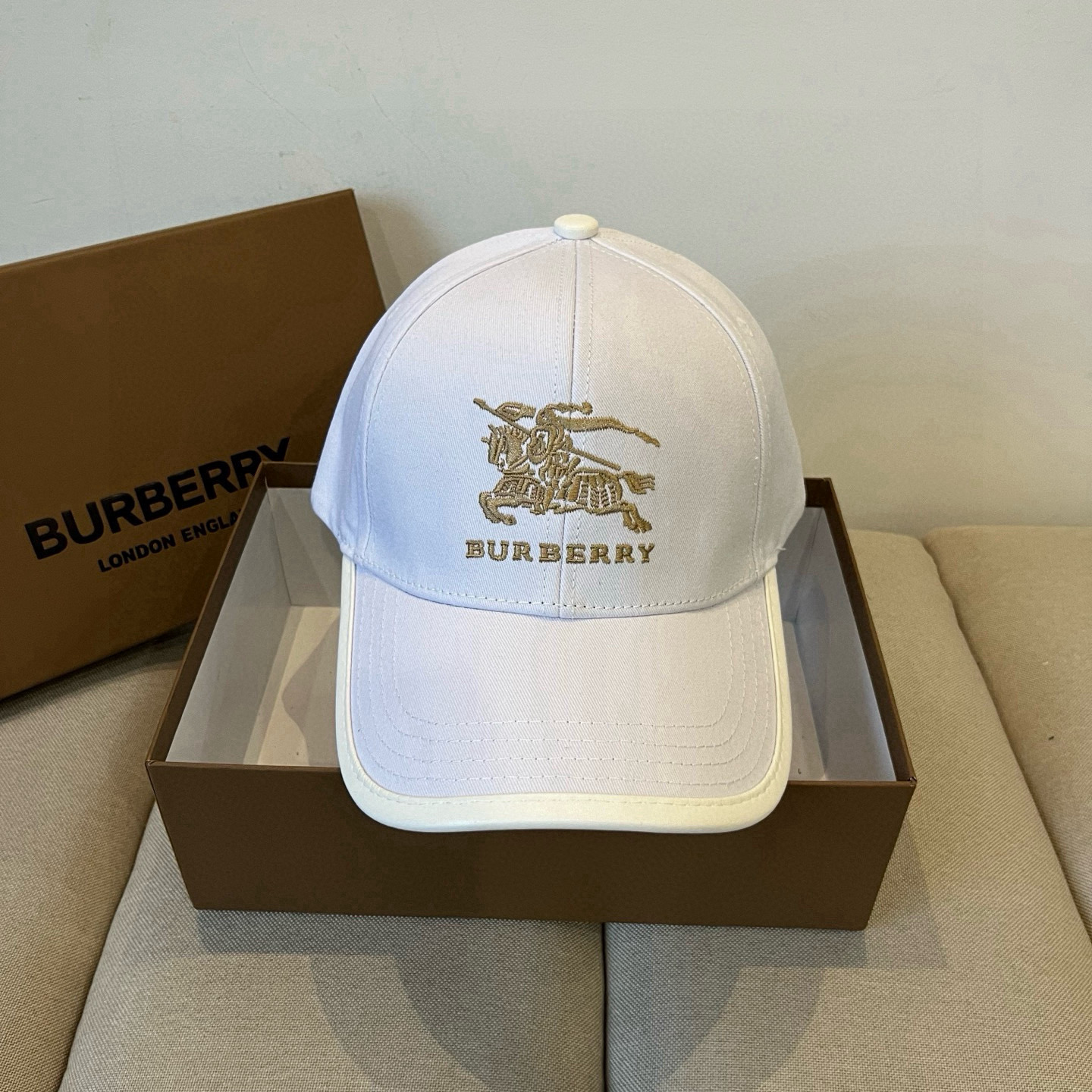  BURBERRY巴宝利早春新款棒球帽，简约尚时风，男女同款！高质品，尊享品质感！