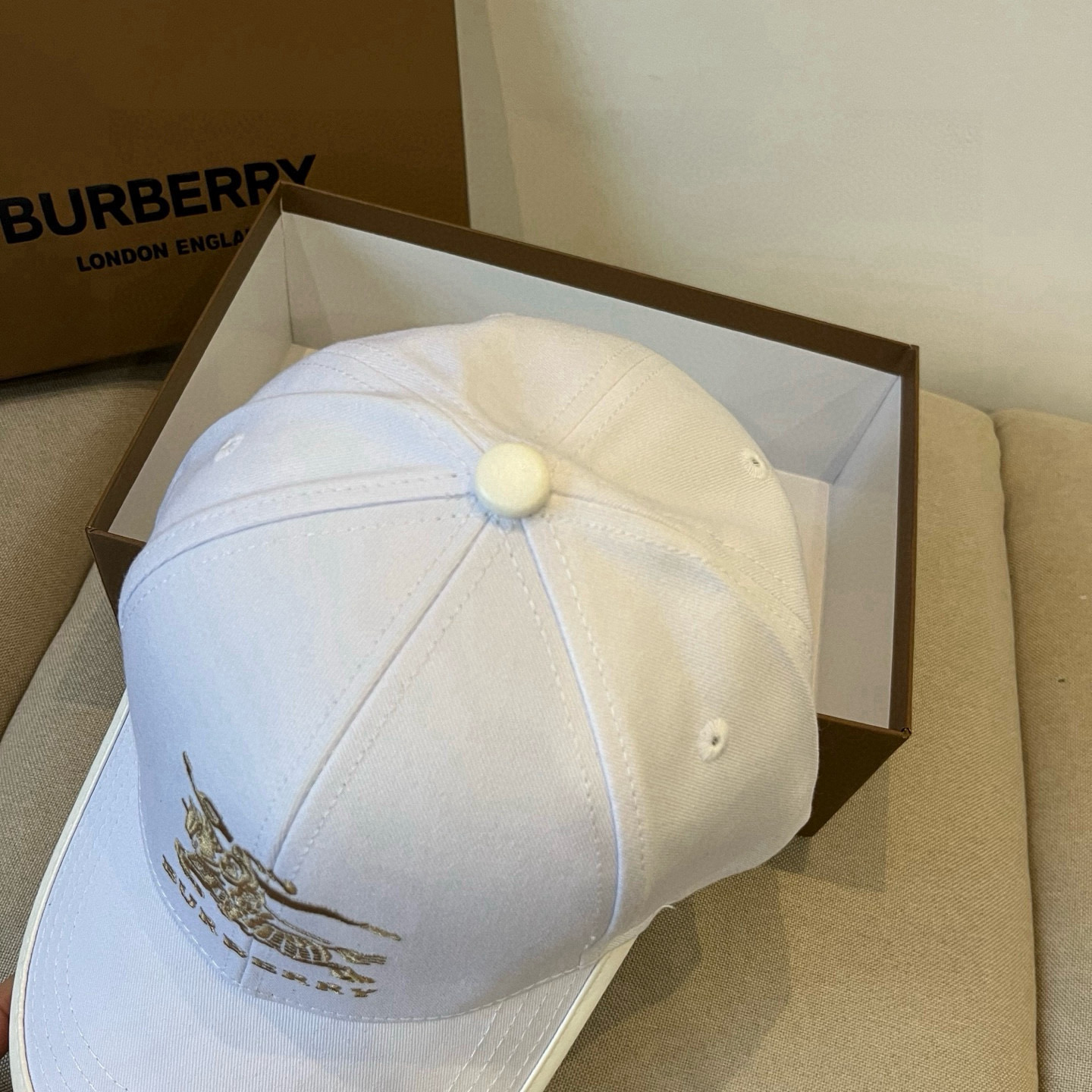  BURBERRY巴宝利早春新款棒球帽，简约尚时风，男女同款！高质品，尊享品质感！