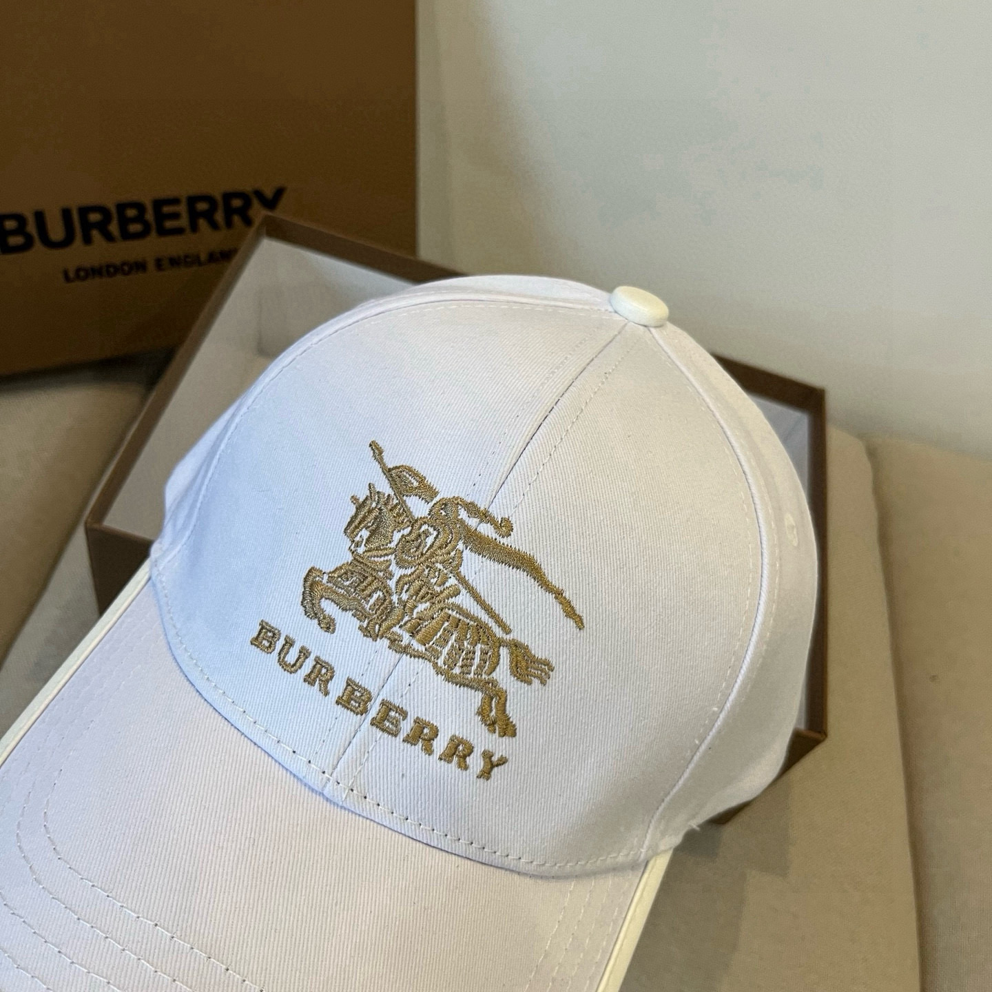  BURBERRY巴宝利早春新款棒球帽，简约尚时风，男女同款！高质品，尊享品质感！