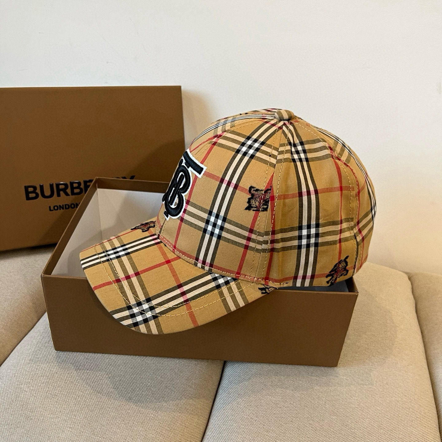  BURBERRY巴宝利早春新款棒球帽，简约尚时风，男女同款！高质品，尊享品质感！