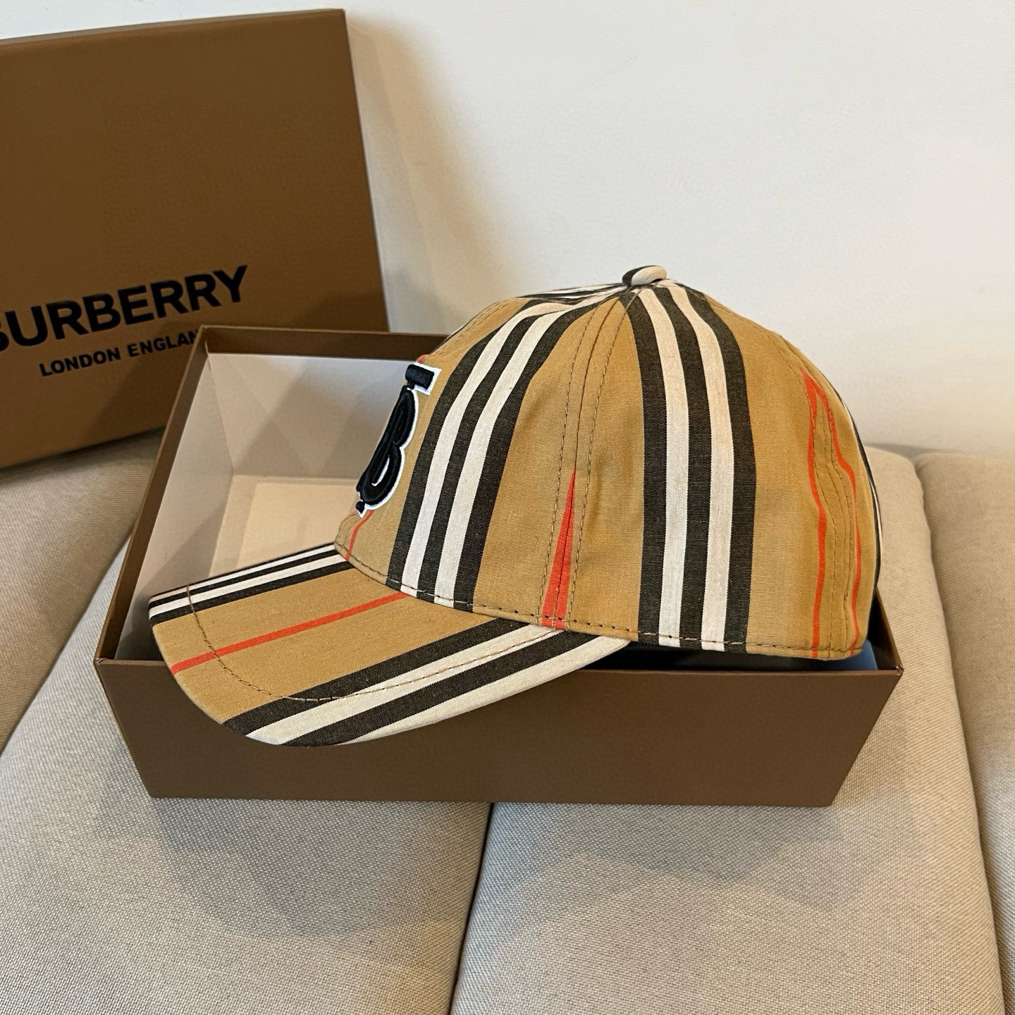  BURBERRY巴宝利早春新款棒球帽，简约尚时风，男女同款！高质品，尊享品质感！