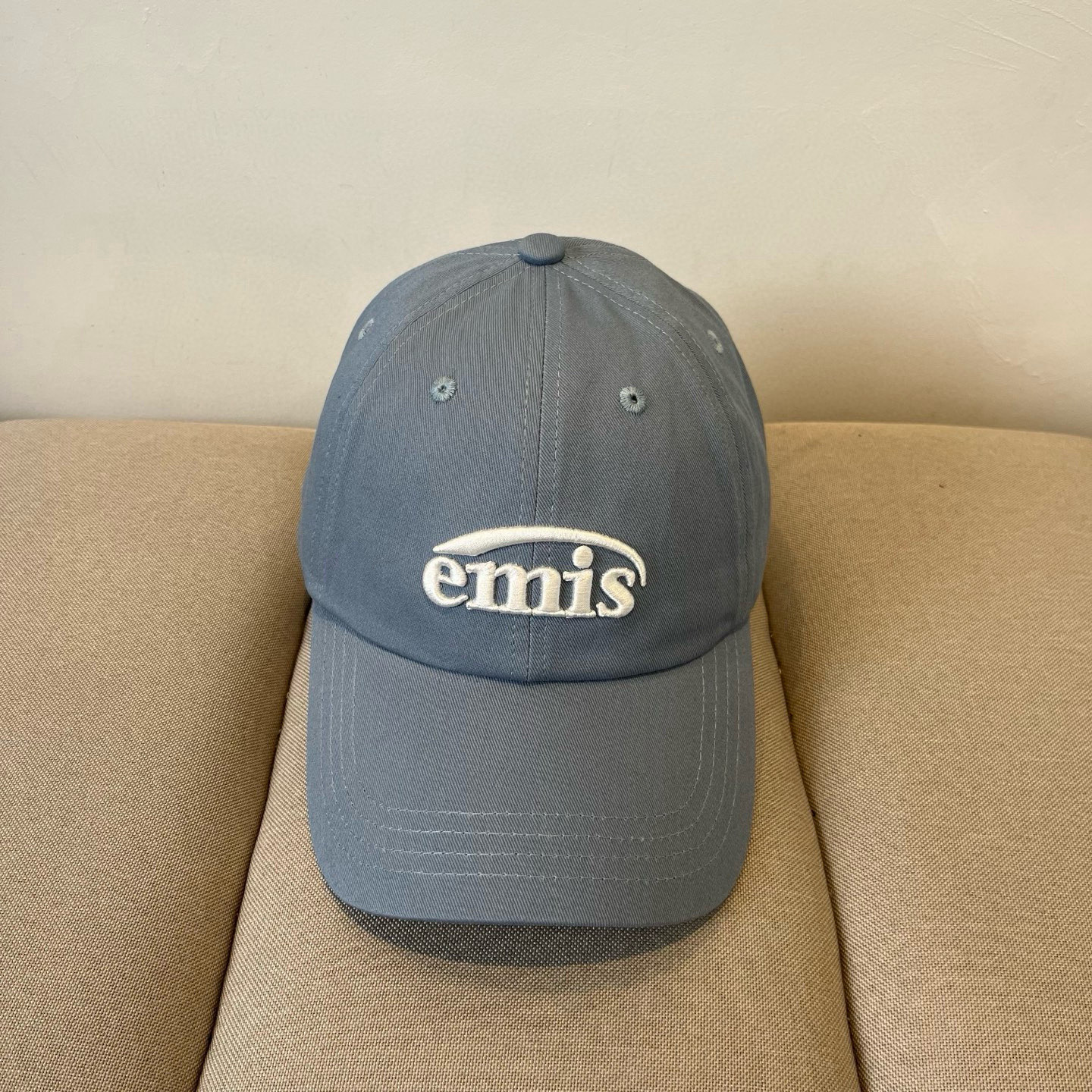 NO:359180,Korean fashion brand emis new baseball hat, emis hat really has magic, that is, every one looks good and doesn't pick on the face at all, everyone wants to buy it, it looks very white, both men and women, head circumference 57cm hat, straw hat fisherman hat baseball hat, hat, espadrilles, hats韩国潮牌emis 新款棒球帽,emis的帽子真的有种魔力 就是每一个都好看,完全不挑脸型的 每个都想买 很显白 男女通用,头围57cm帽子草帽渔夫帽棒球帽,帽子,espadrilles,hats,hat