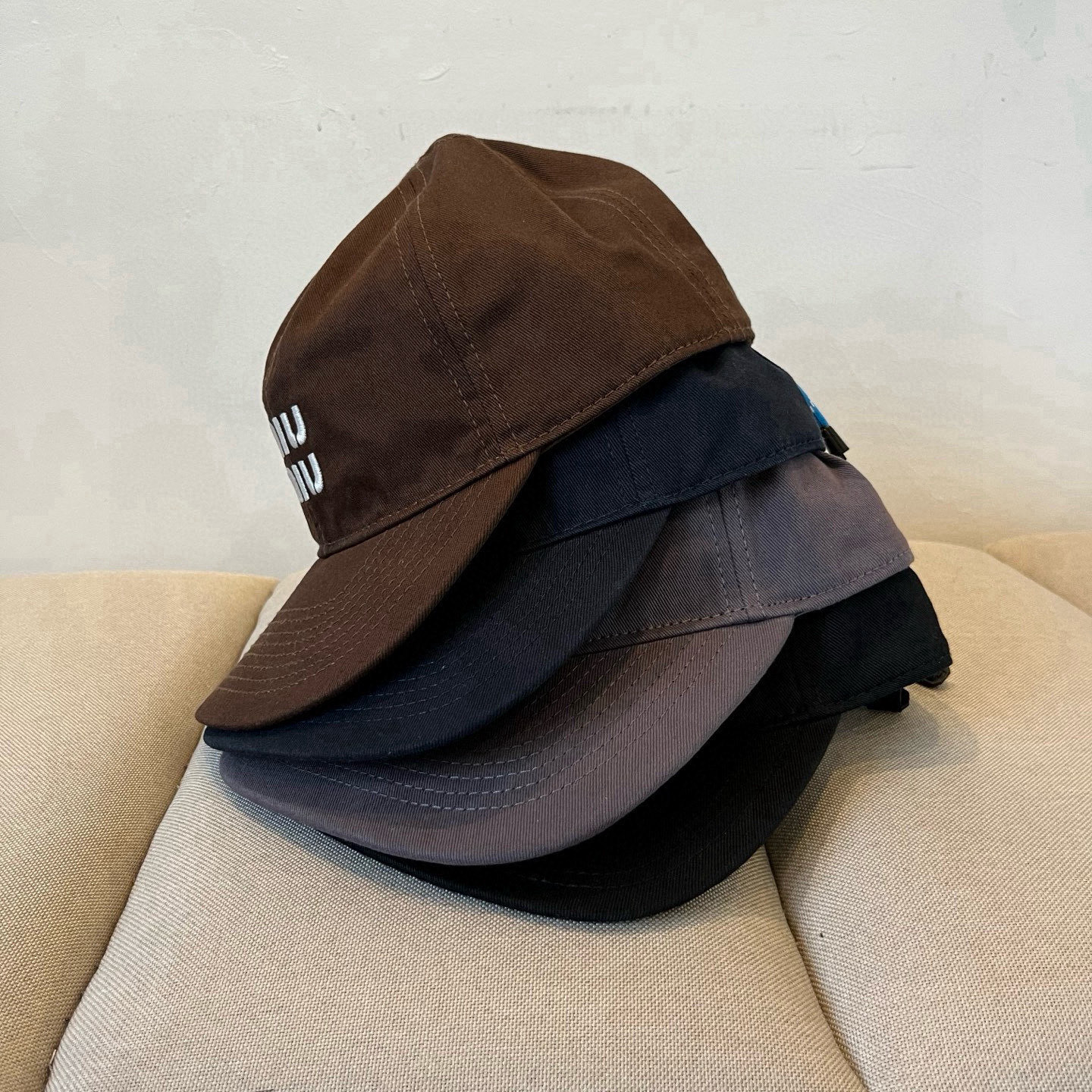  谬谬miumiu 原单春夏新款棒球帽，正品开模订制，原版做工细致质量超赞！