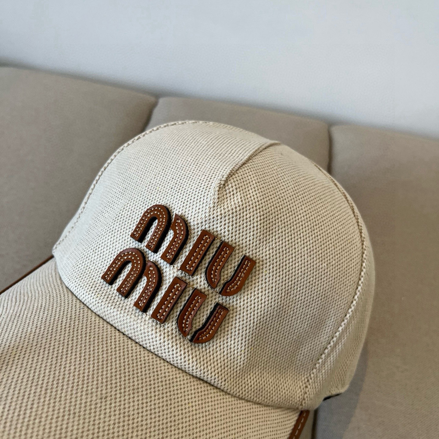  谬谬miumiu 原单春夏新款棒球帽，正品开模订制，原版做工细致质量超赞！