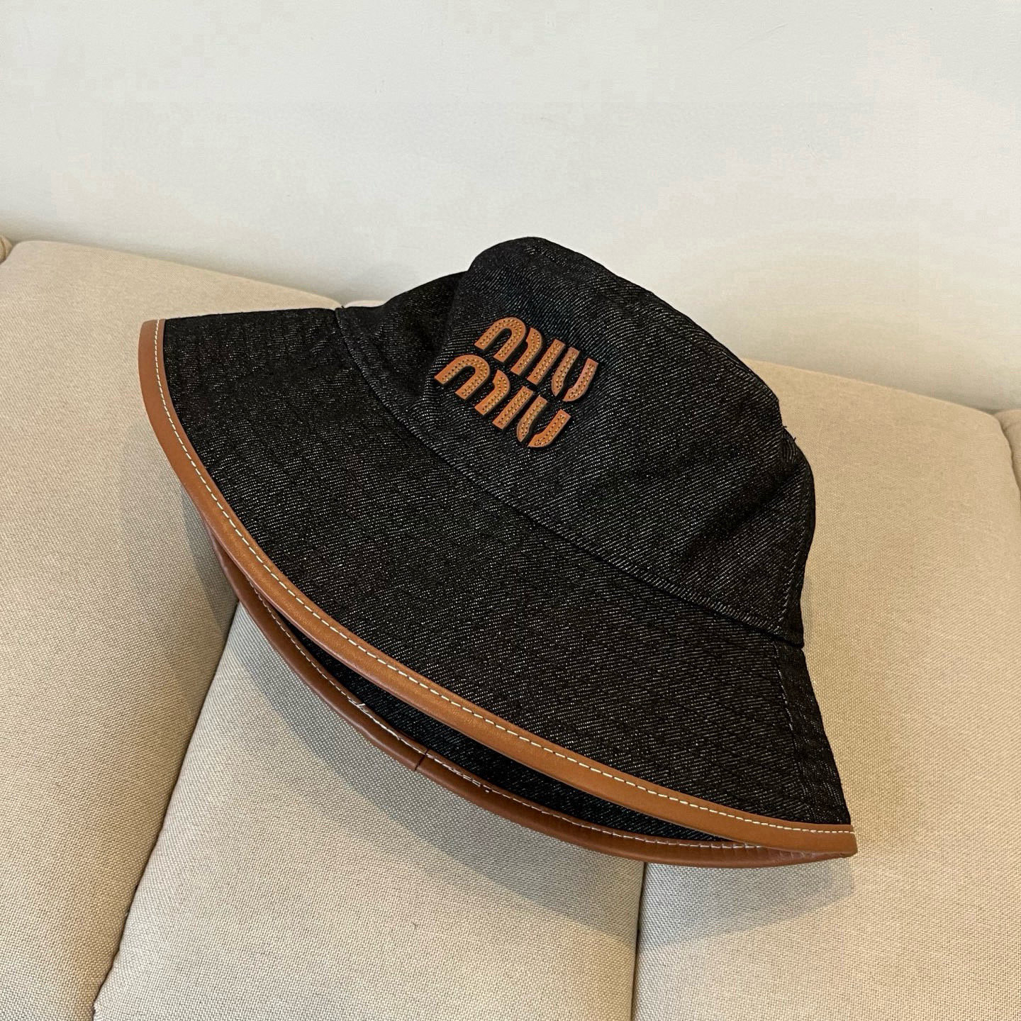  谬谬miumiu 原单春夏新款渔夫帽，正品开模订制，原版做工细致质量超赞！