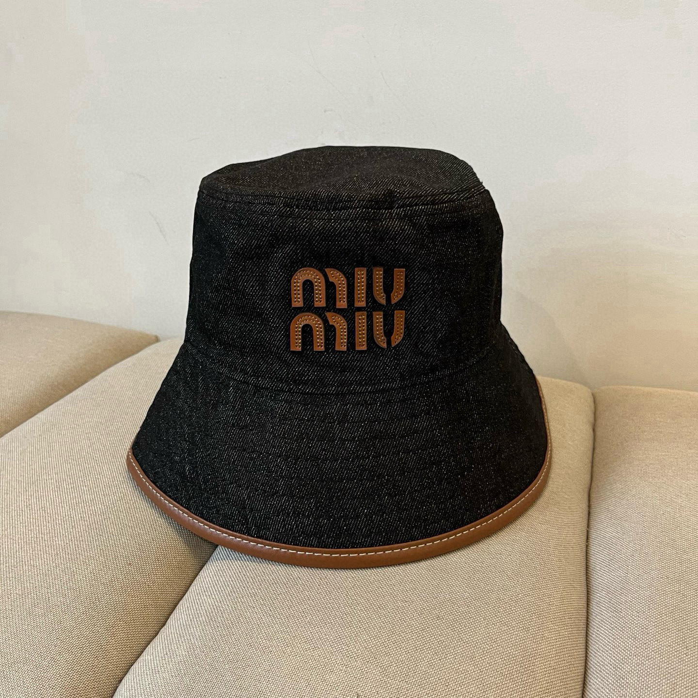  谬谬miumiu 原单春夏新款渔夫帽，正品开模订制，原版做工细致质量超赞！