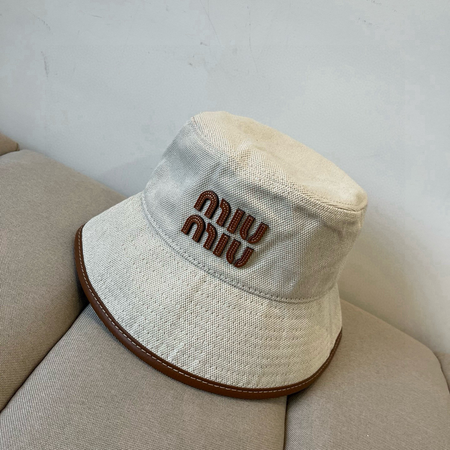  谬谬miumiu 原单春夏新款渔夫帽，正品开模订制，原版做工细致质量超赞！