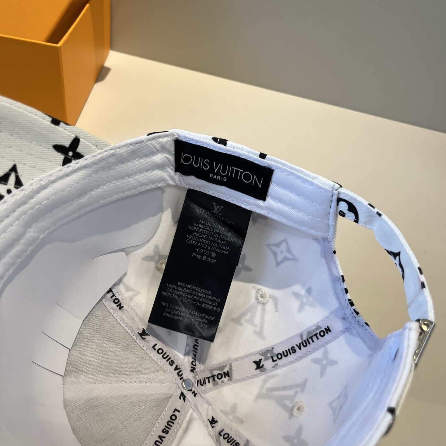 🧢路易威登棒球帽 LouisVuitton😍新款LV棒球帽，重工打造♥️高端大气，百搭款🤗男女通用！跑量