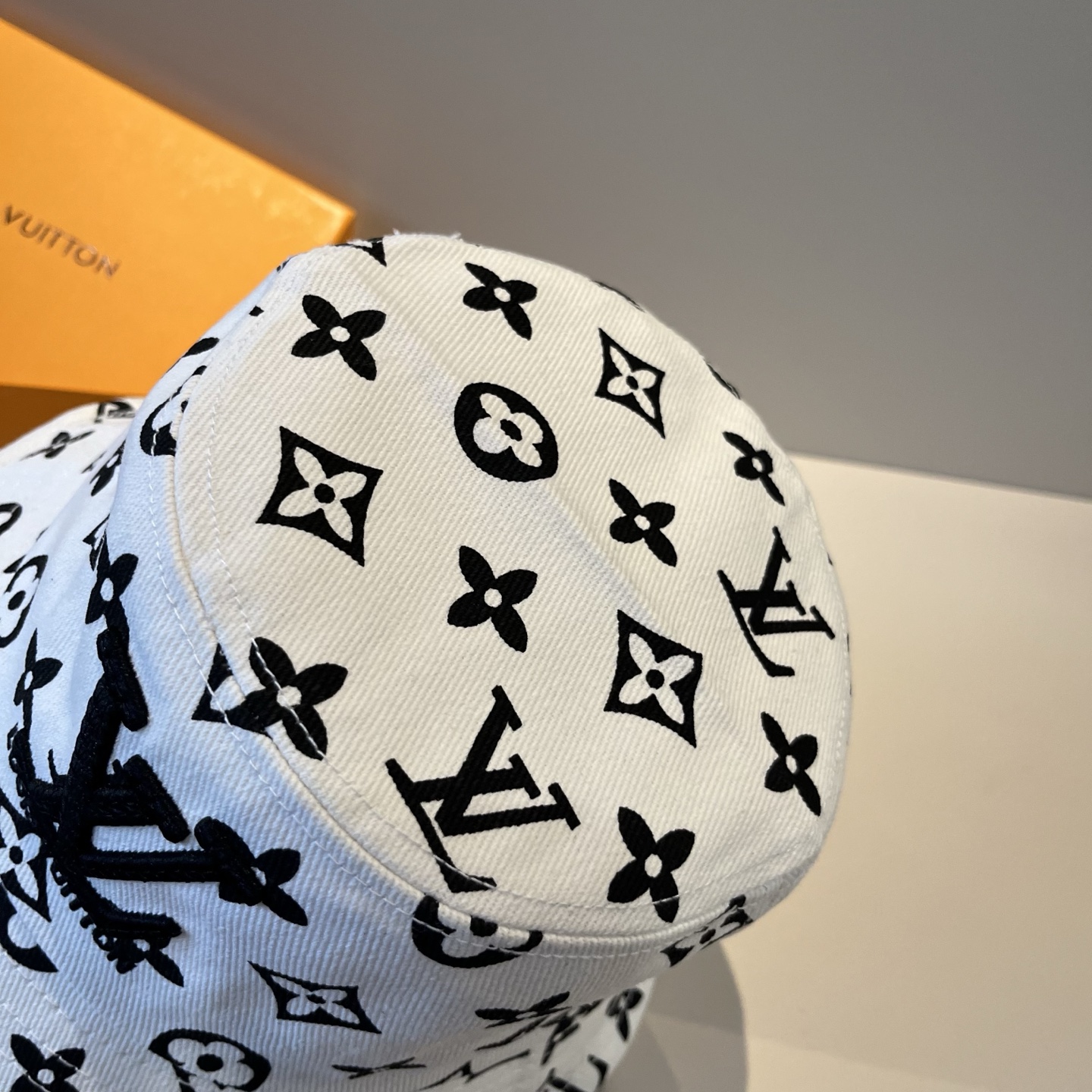 🧢路易威登渔夫帽 LouisVuitton😍新款LV棒球帽，重工打造♥️高端大气，百搭款🤗男女通用！跑量