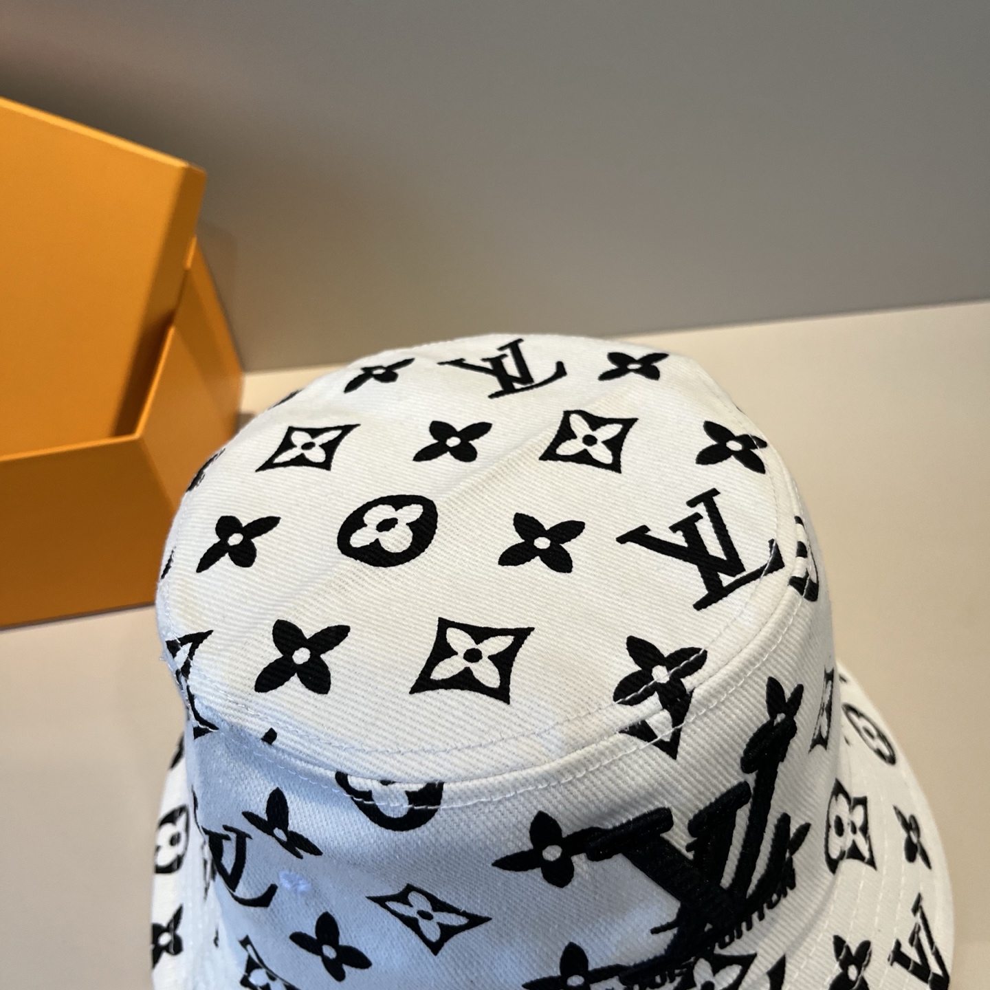 🧢路易威登渔夫帽 LouisVuitton😍新款LV棒球帽，重工打造♥️高端大气，百搭款🤗男女通用！跑量