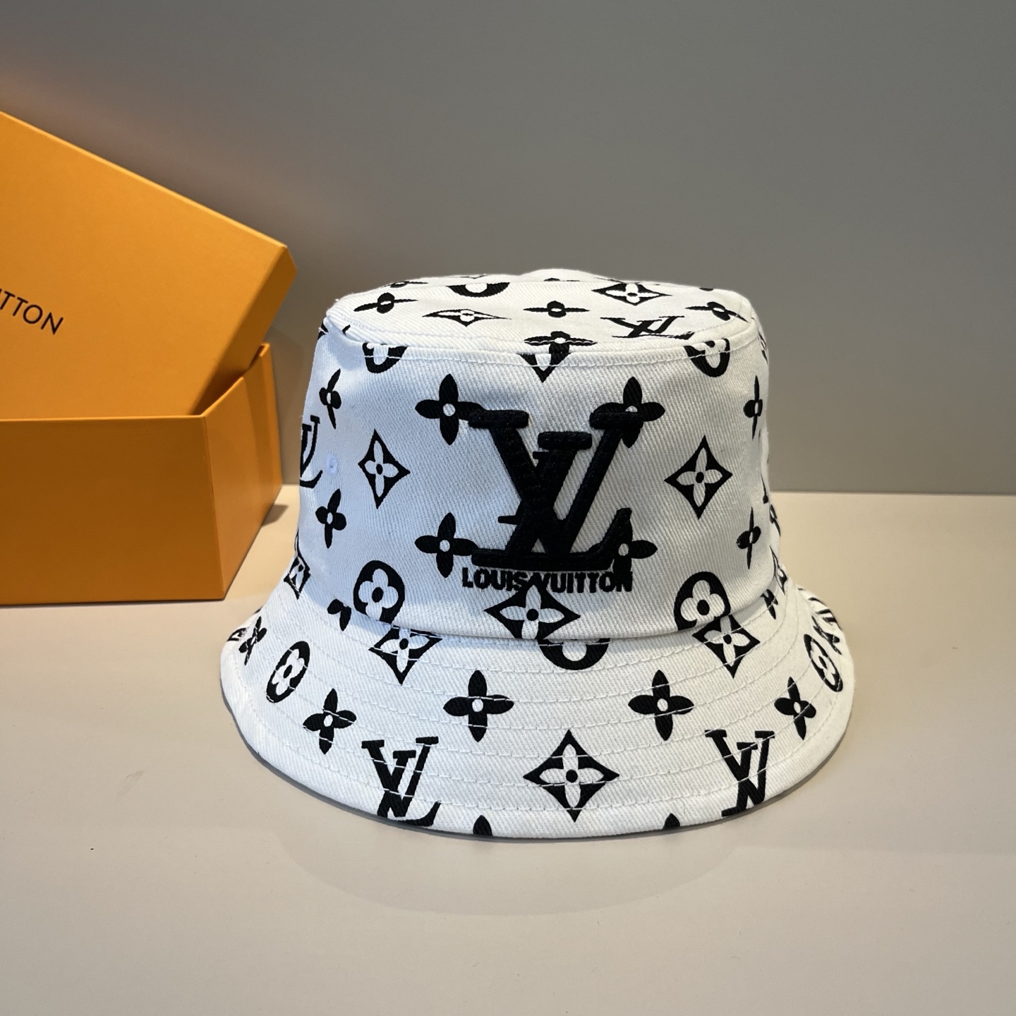 🧢路易威登渔夫帽 LouisVuitton😍新款LV棒球帽，重工打造♥️高端大气，百搭款🤗男女通用！跑量