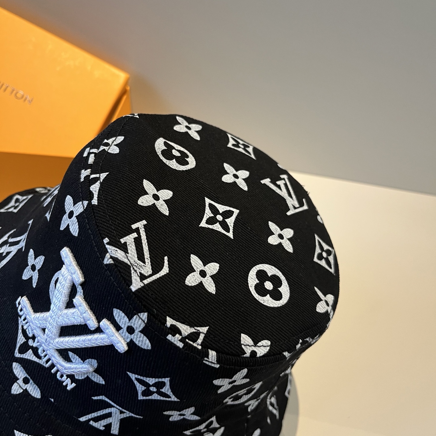 🧢路易威登渔夫帽 LouisVuitton😍新款LV棒球帽，重工打造♥️高端大气，百搭款🤗男女通用！跑量
