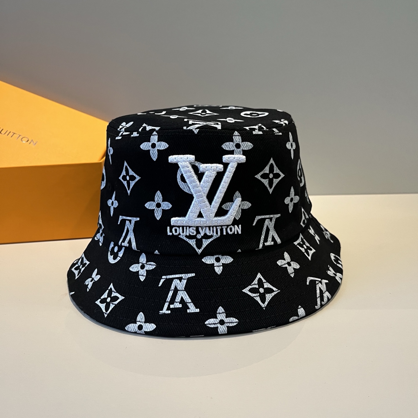 🧢路易威登渔夫帽 LouisVuitton😍新款LV棒球帽，重工打造♥️高端大气，百搭款🤗男女通用！跑量