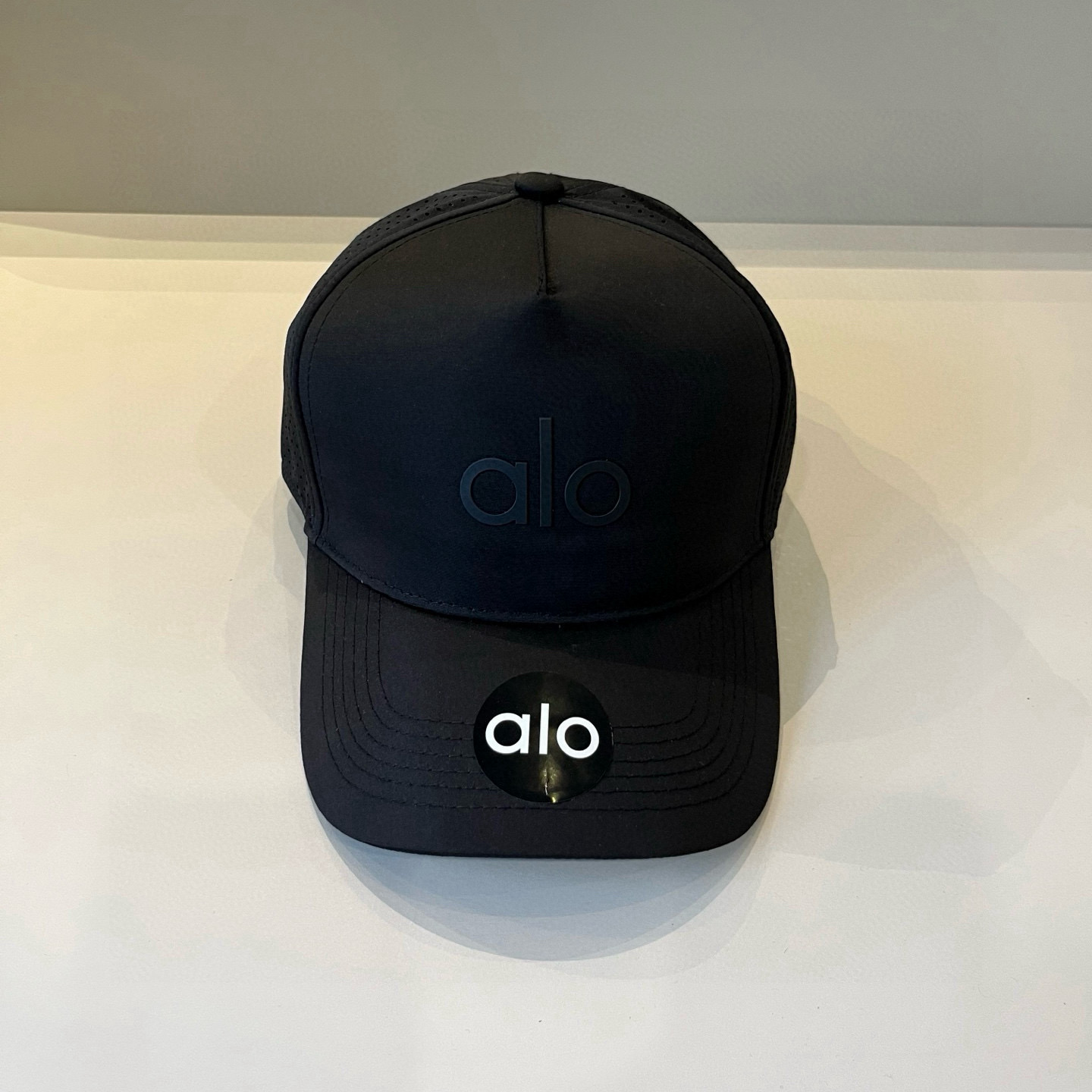 alo 新款定制棒球帽
🧢 设计感满满
日常穿搭 甜酷十足‼️
洋气 高级 不挑人‼️