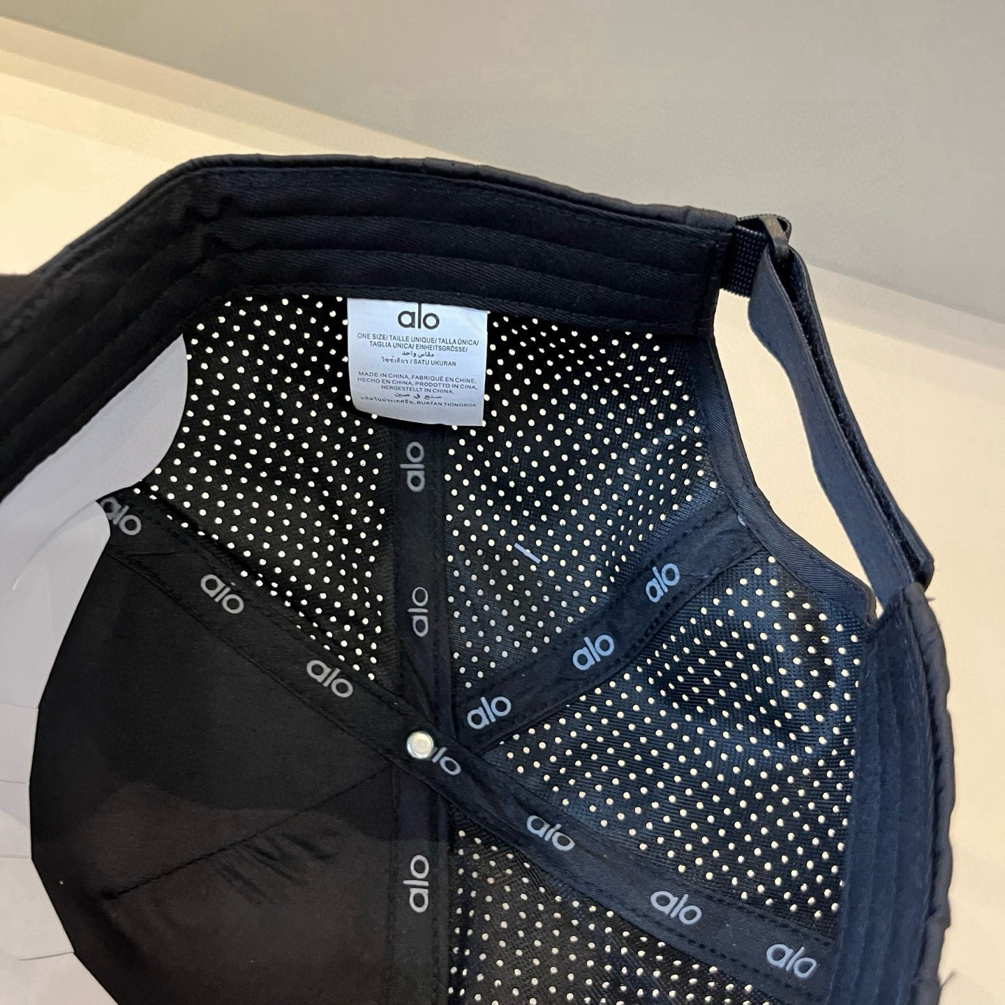  alo 新款定制棒球帽
🧢 设计感满满
日常穿搭 甜酷十足‼️
洋气 高级 不挑人‼️