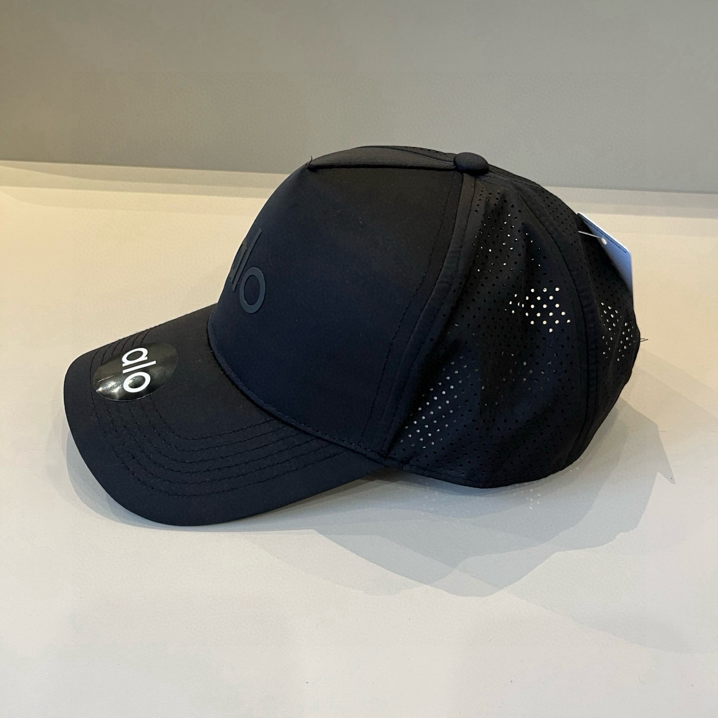  alo 新款定制棒球帽
🧢 设计感满满
日常穿搭 甜酷十足‼️
洋气 高级 不挑人‼️