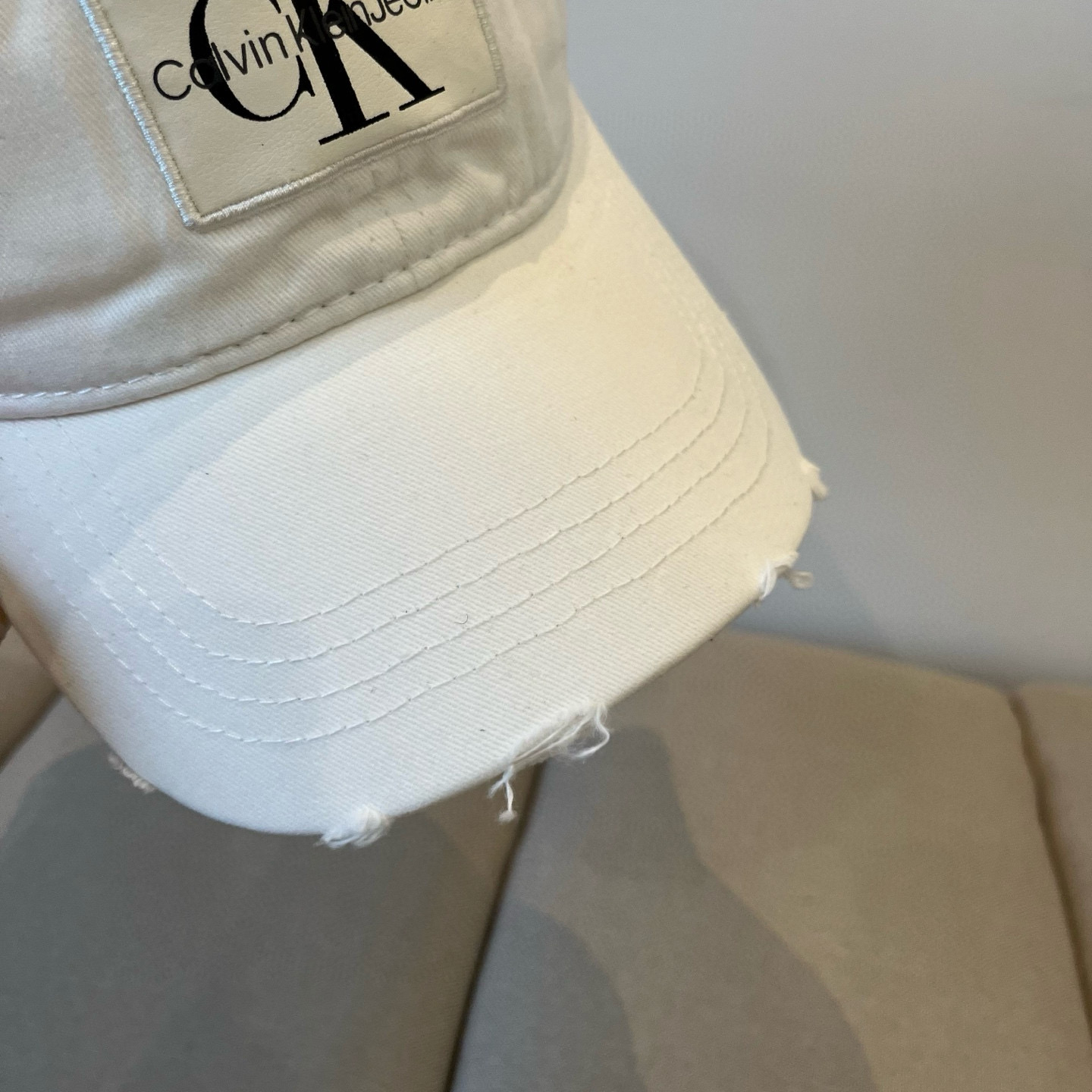  Calvin Klein，CKlogo棒球帽 请认准高端品质市场唯一对版，小红书推荐，时尚百搭，众多明