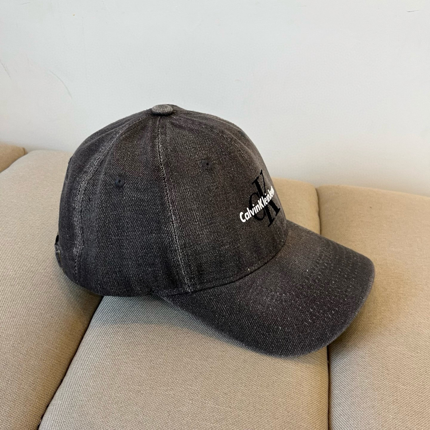  Calvin Klein，CKlogo棒球帽 请认准高端品质市场唯一对版，小红书推荐，时尚百搭，众多明