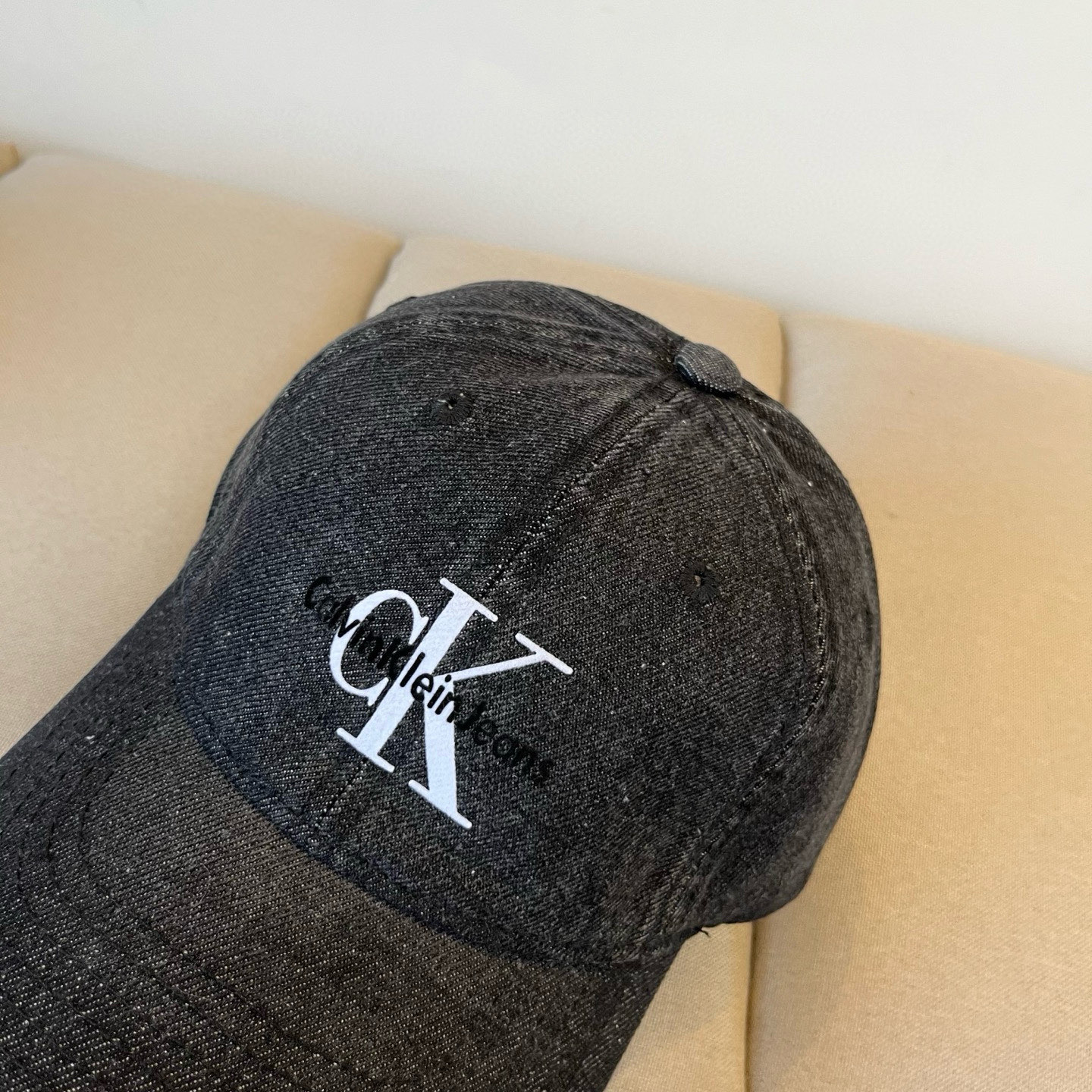  Calvin Klein，CKlogo棒球帽 请认准高端品质市场唯一对版，小红书推荐，时尚百搭，众多明