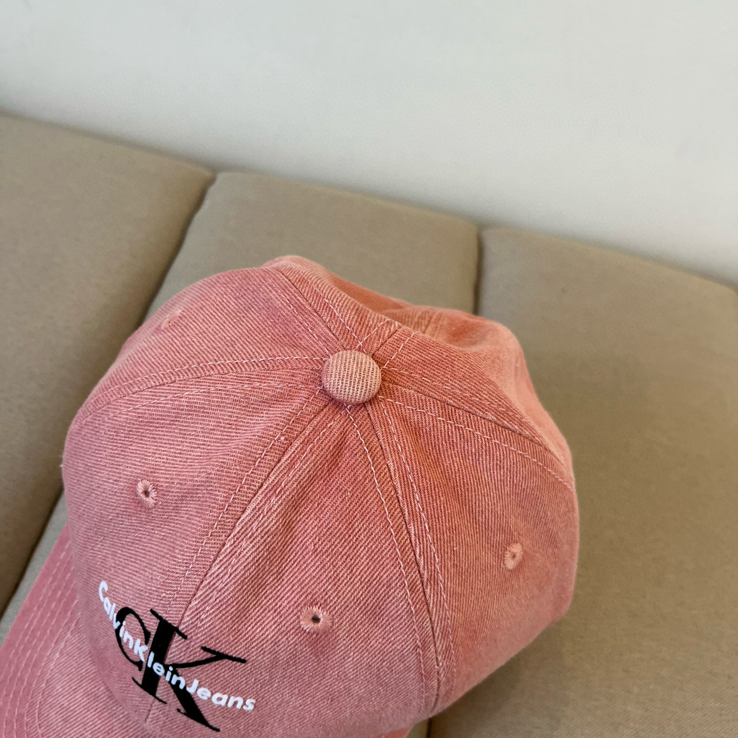  Calvin Klein，CKlogo棒球帽 请认准高端品质市场唯一对版，小红书推荐，时尚百搭，众多明