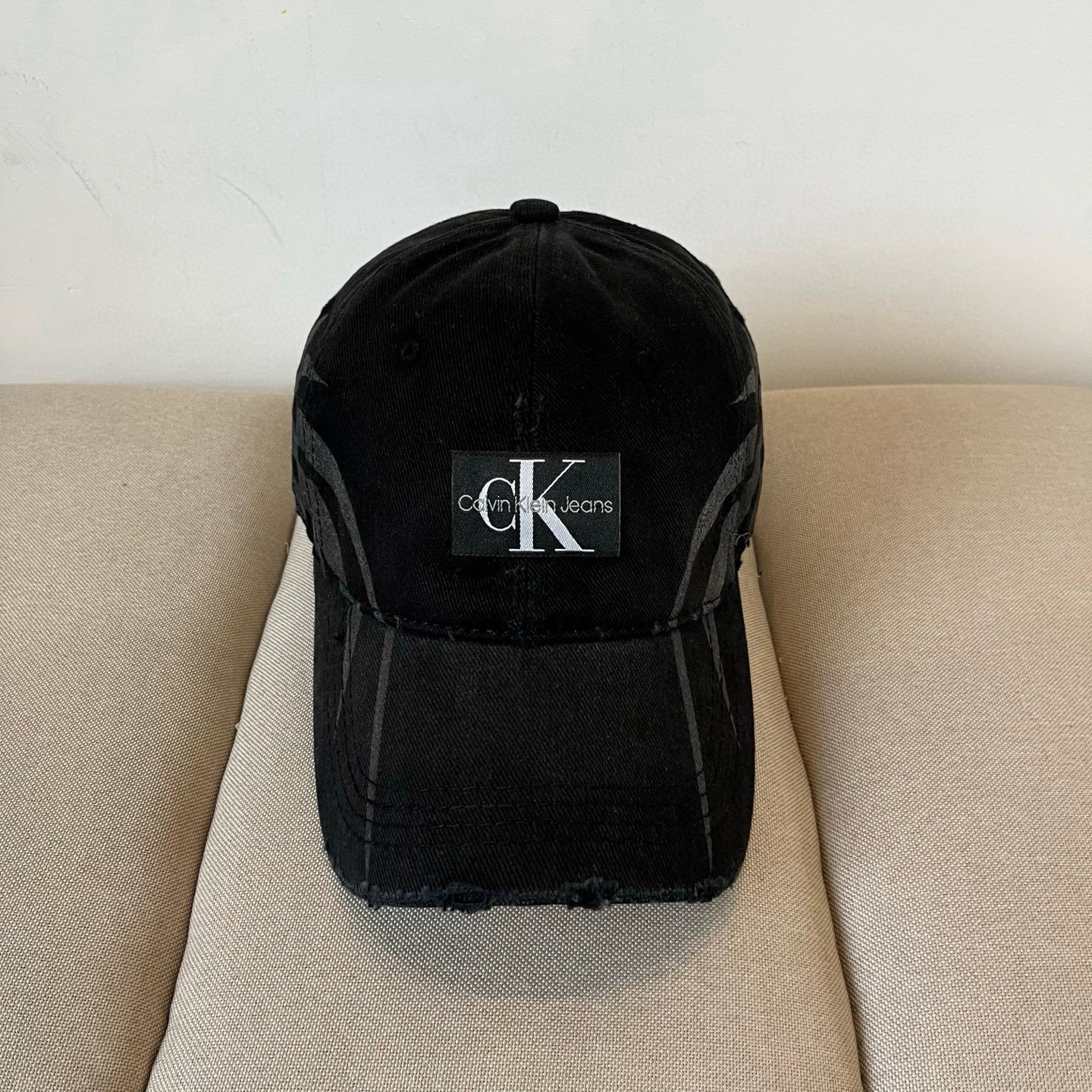  Calvin Klein，CKlogo棒球帽 请认准高端品质市场唯一对版，小红书推荐，时尚百搭，众多明