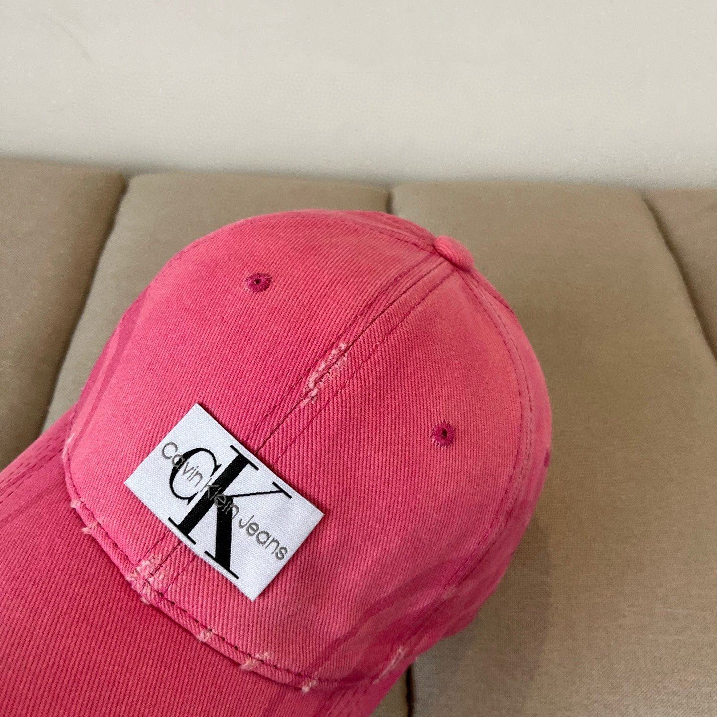  Calvin Klein，CKlogo棒球帽 请认准高端品质市场唯一对版，小红书推荐，时尚百搭，众多明