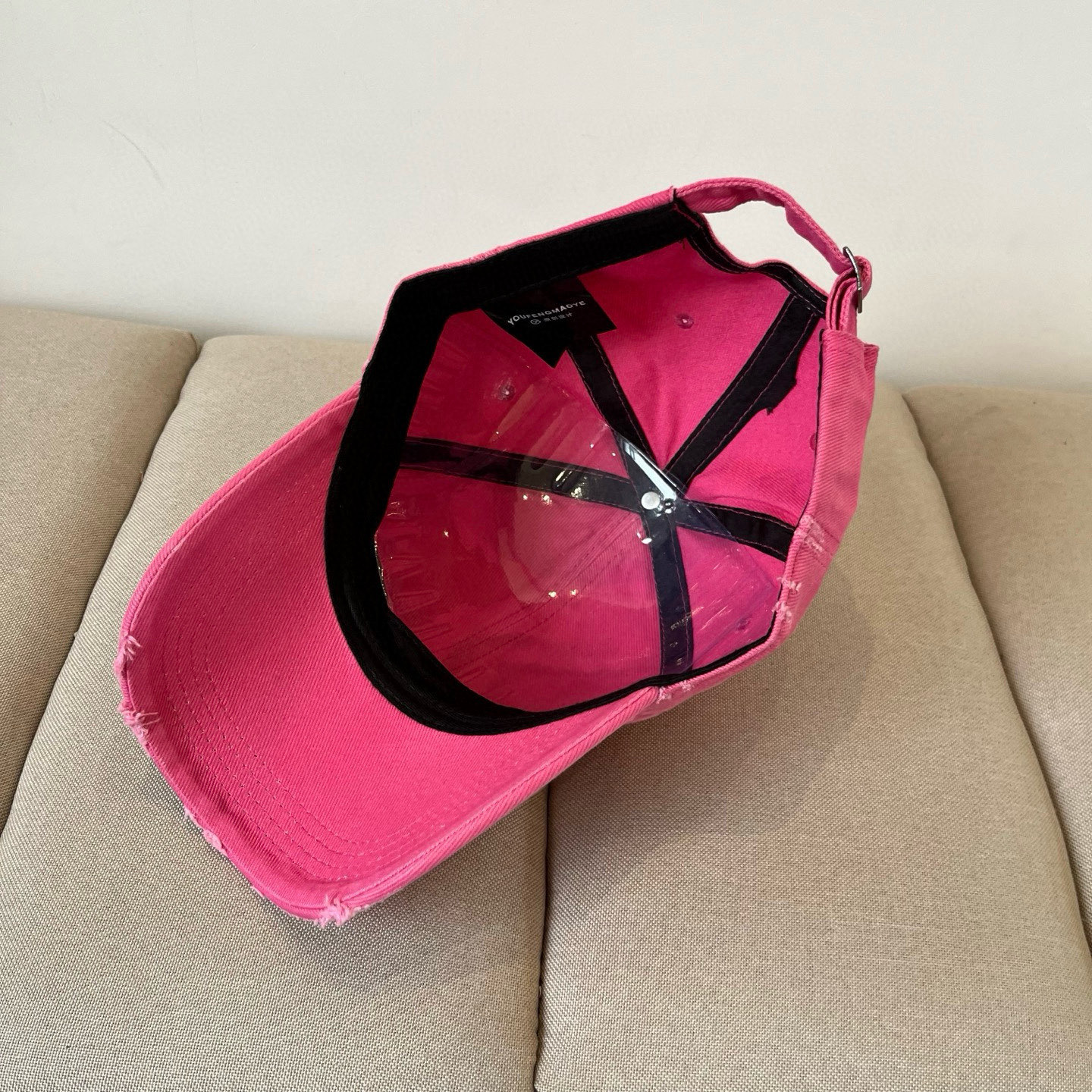  Calvin Klein，CKlogo棒球帽 请认准高端品质市场唯一对版，小红书推荐，时尚百搭，众多明