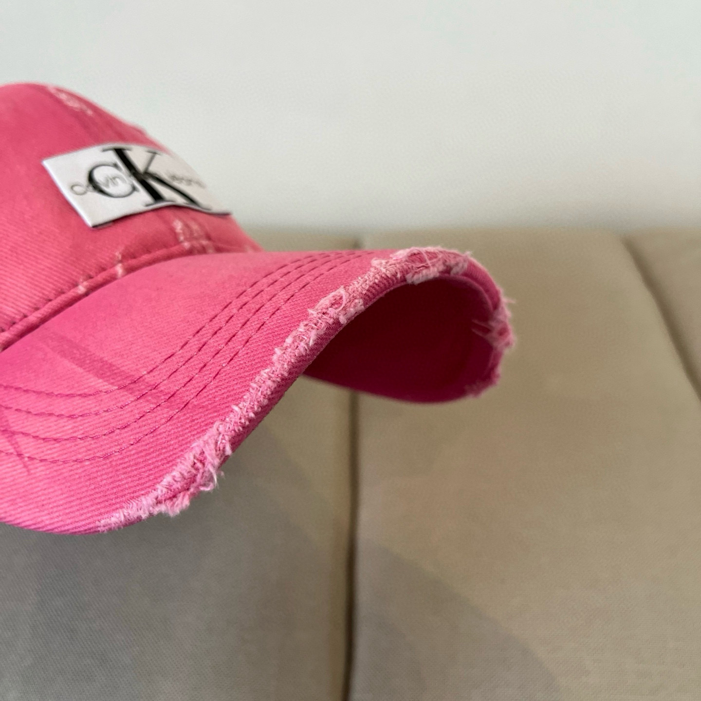  Calvin Klein，CKlogo棒球帽 请认准高端品质市场唯一对版，小红书推荐，时尚百搭，众多明