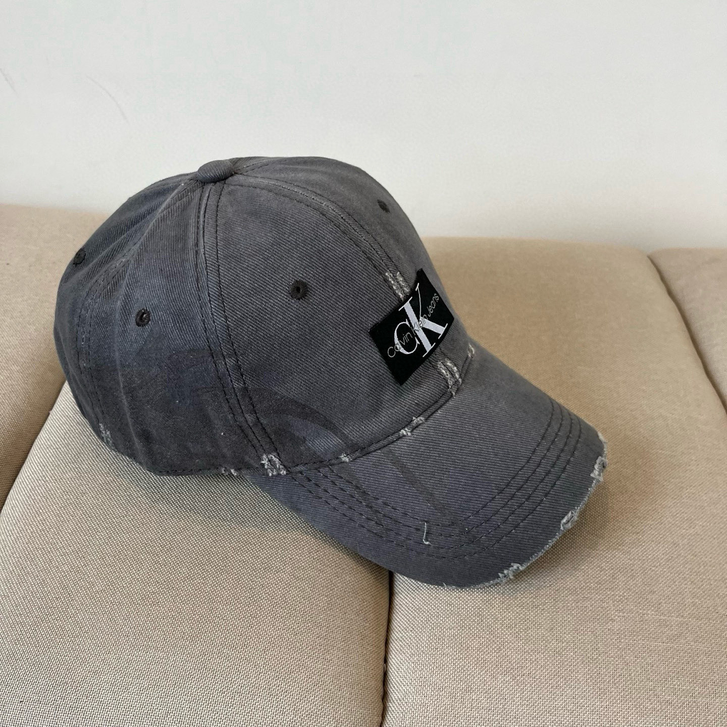  Calvin Klein，CKlogo棒球帽 请认准高端品质市场唯一对版，小红书推荐，时尚百搭，众多明