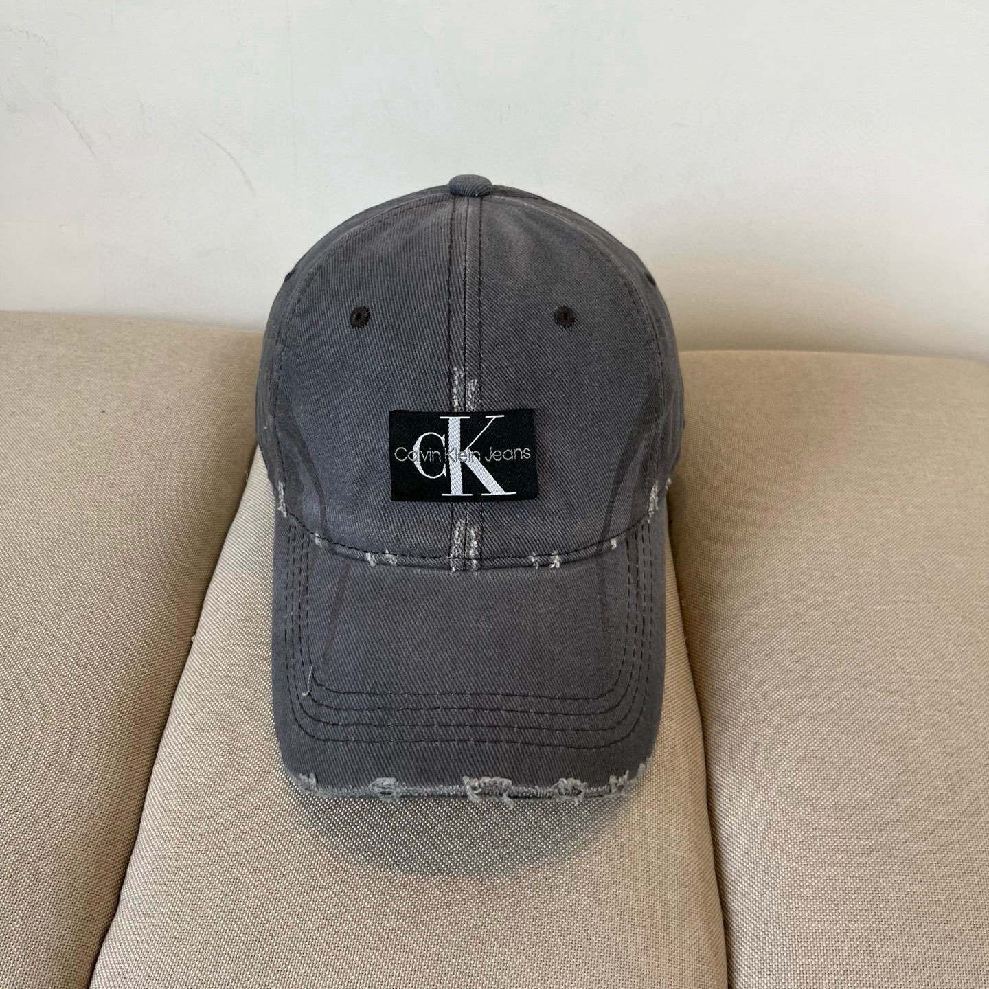  Calvin Klein，CKlogo棒球帽 请认准高端品质市场唯一对版，小红书推荐，时尚百搭，众多明