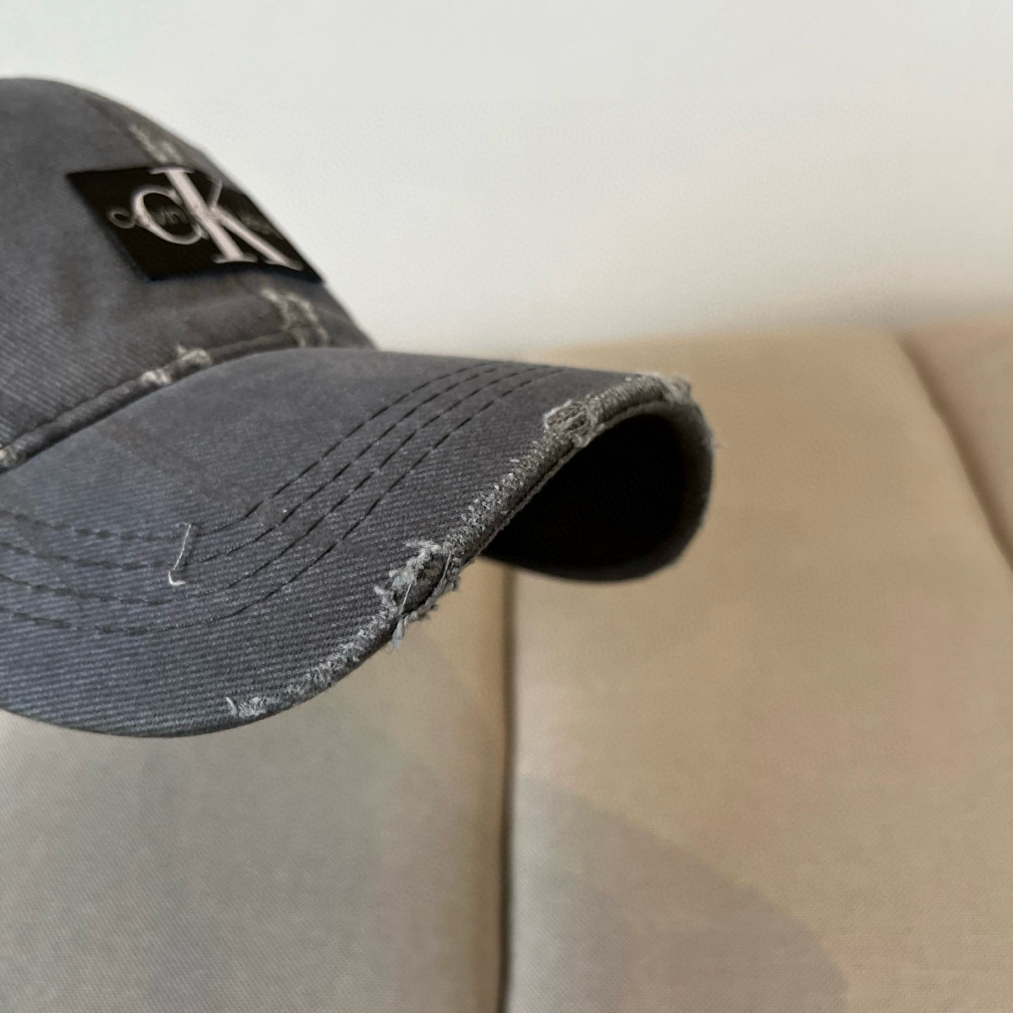  Calvin Klein，CKlogo棒球帽 请认准高端品质市场唯一对版，小红书推荐，时尚百搭，众多明