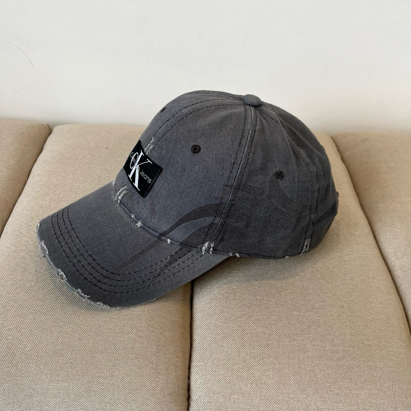  Calvin Klein，CKlogo棒球帽 请认准高端品质市场唯一对版，小红书推荐，时尚百搭，众多明