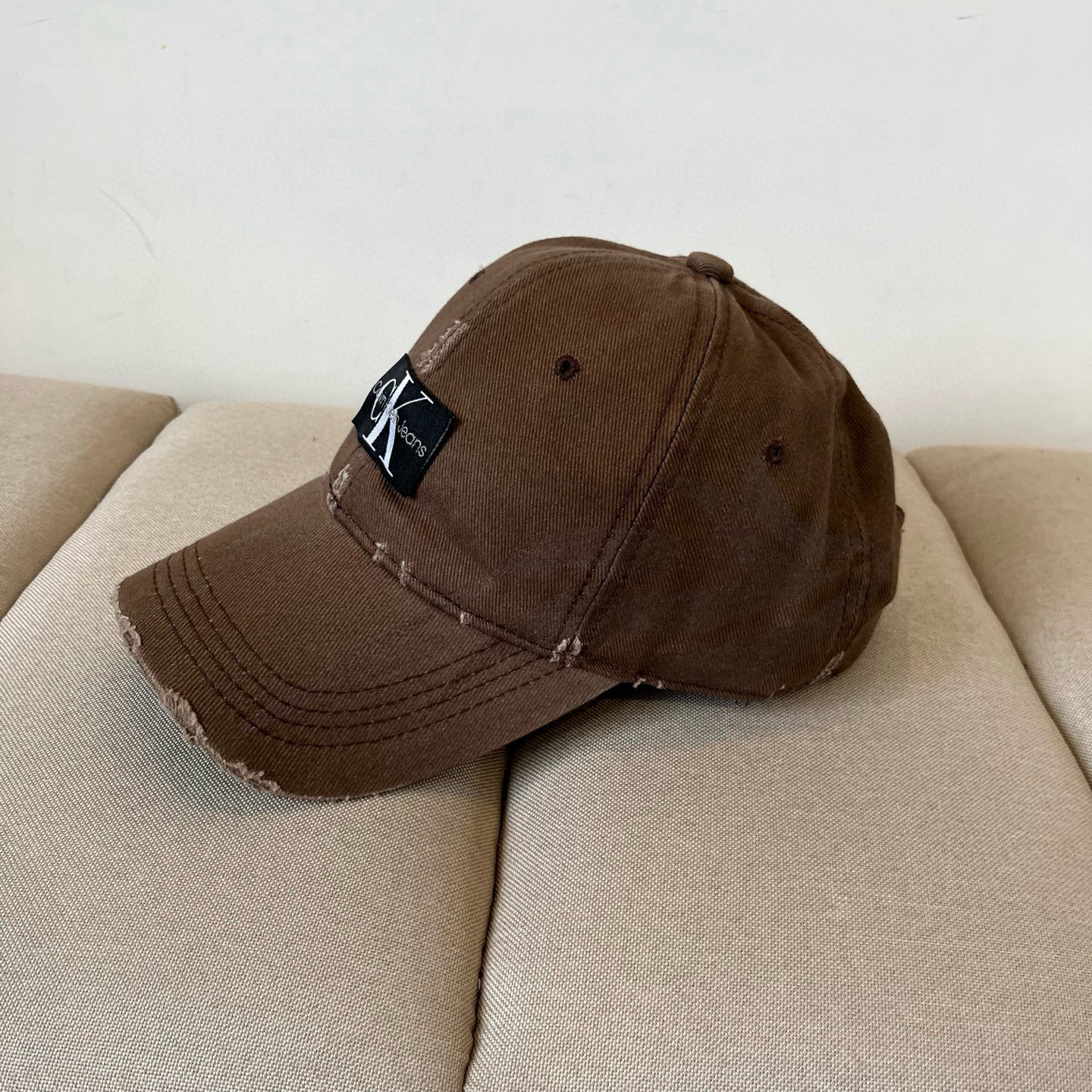  Calvin Klein，CKlogo棒球帽 请认准高端品质市场唯一对版，小红书推荐，时尚百搭，众多明