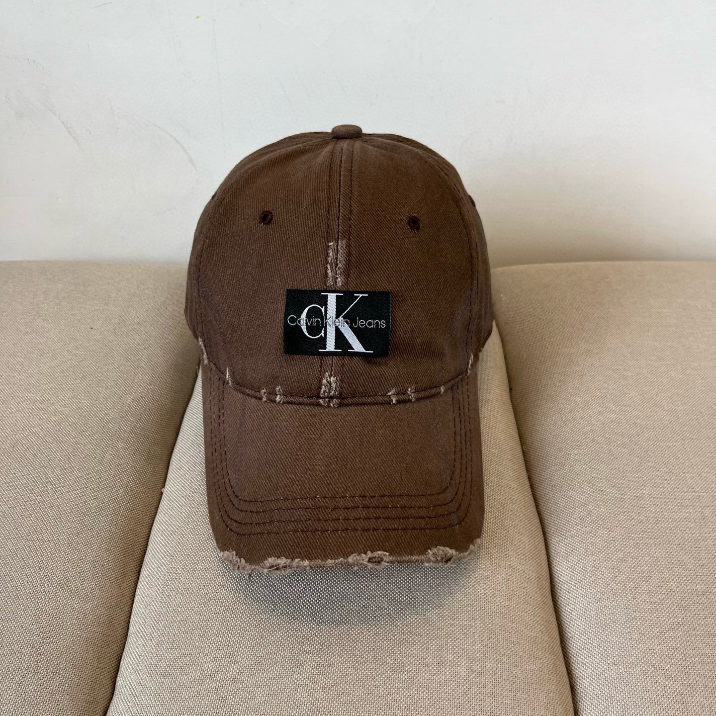  Calvin Klein，CKlogo棒球帽 请认准高端品质市场唯一对版，小红书推荐，时尚百搭，众多明