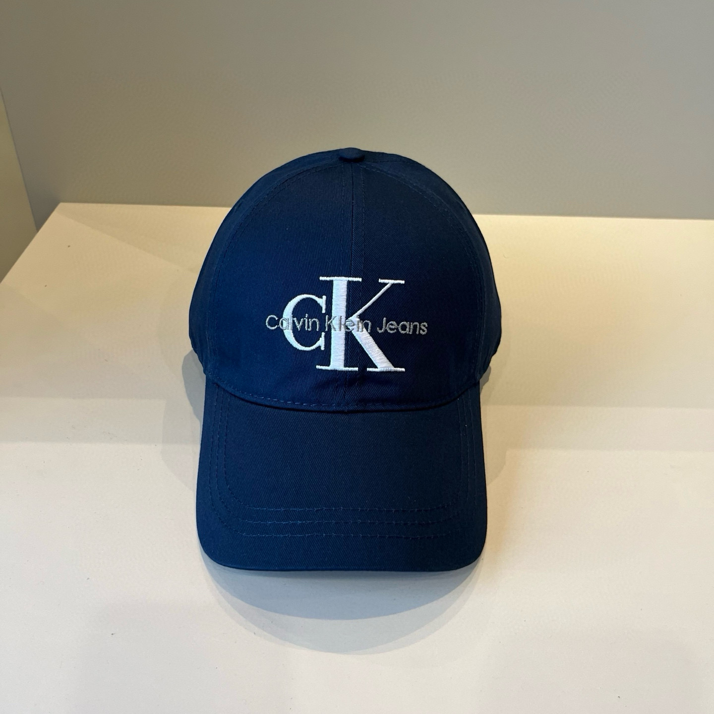  Calvin Klein，CKlogo棒球帽 请认准高端品质市场唯一对版，小红书推荐，时尚百搭，众多明
