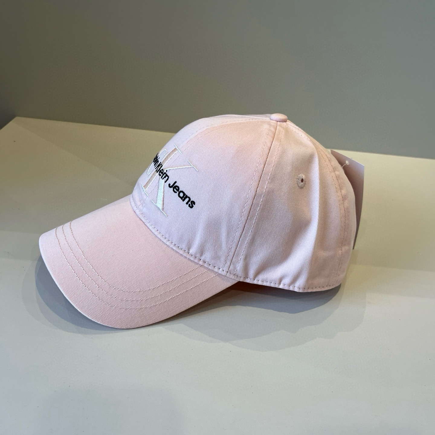  Calvin Klein，CKlogo棒球帽 请认准高端品质市场唯一对版，小红书推荐，时尚百搭，众多明