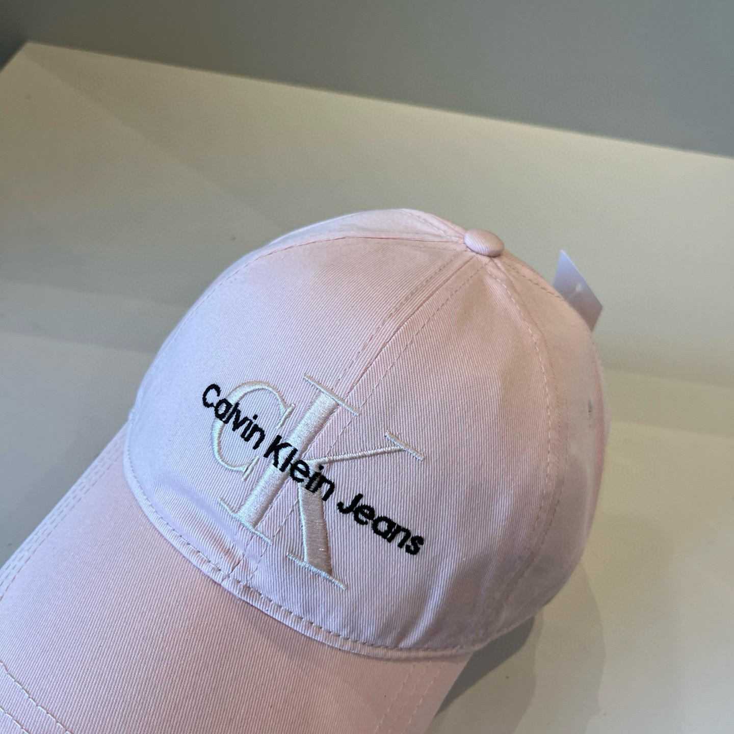  Calvin Klein，CKlogo棒球帽 请认准高端品质市场唯一对版，小红书推荐，时尚百搭，众多明