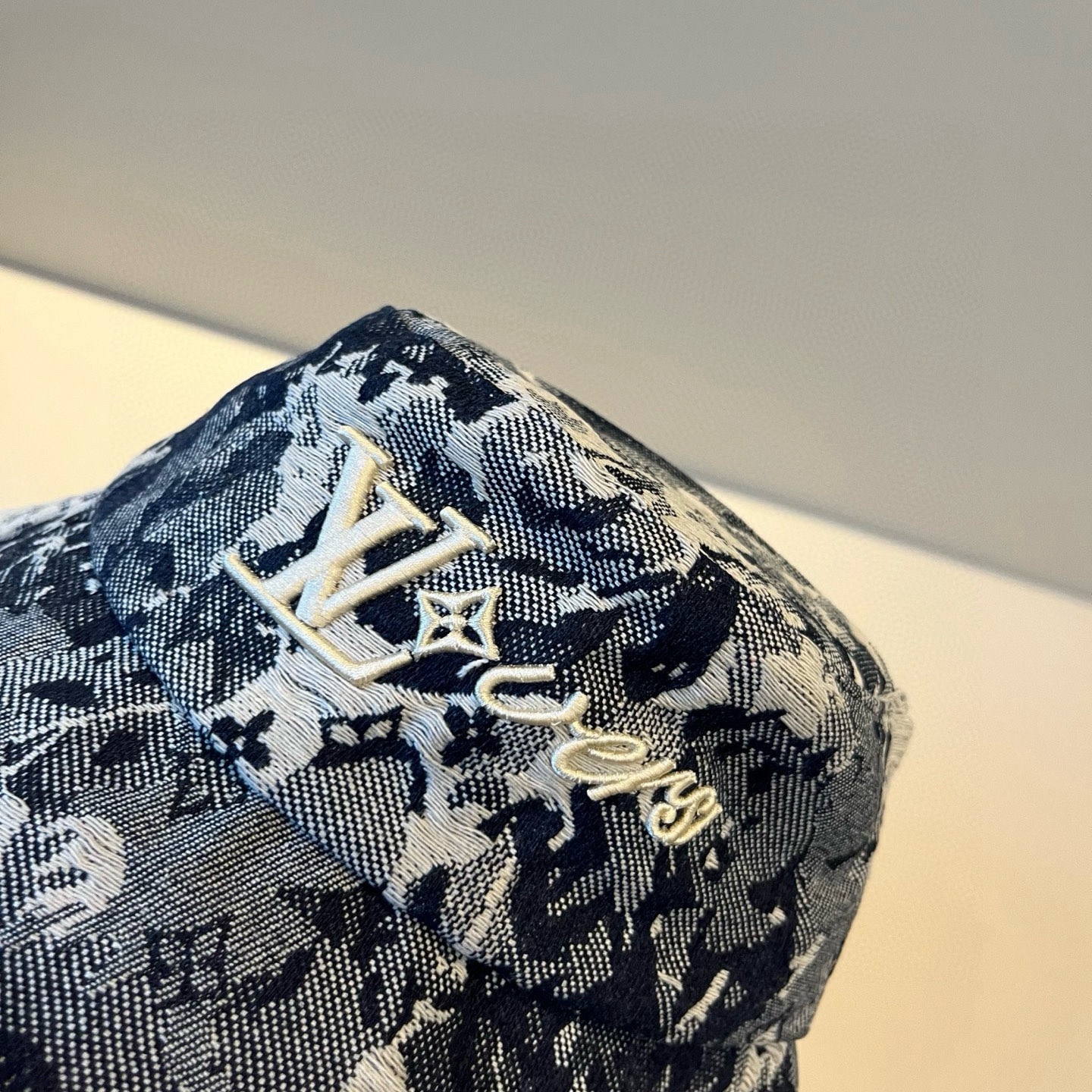  路易威登棒球帽 LouisVuitton😍新款LV渔夫帽，重工打造♥️高端大气，百搭款🤗男女通用！跑量