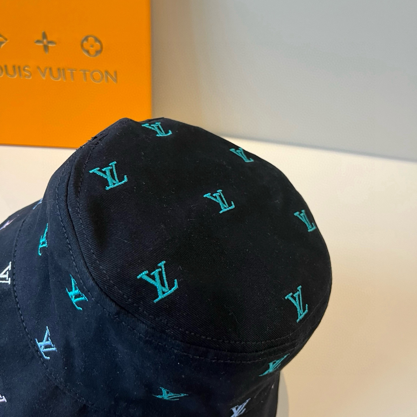  路易威登棒球帽 LouisVuitton😍新款LV渔夫帽，重工打造♥️高端大气，百搭款🤗男女通用！跑量