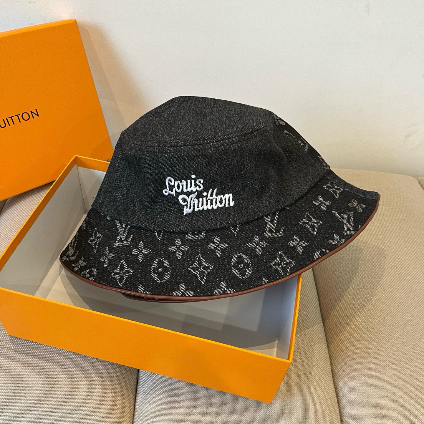  路易威登棒球帽 LouisVuitton😍新款LV渔夫帽，重工打造♥️高端大气，百搭款🤗男女通用！跑量